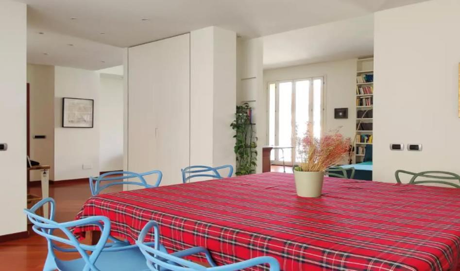 Stanza Nr 4 In Incantevole In Zona Solari Guest house Milan