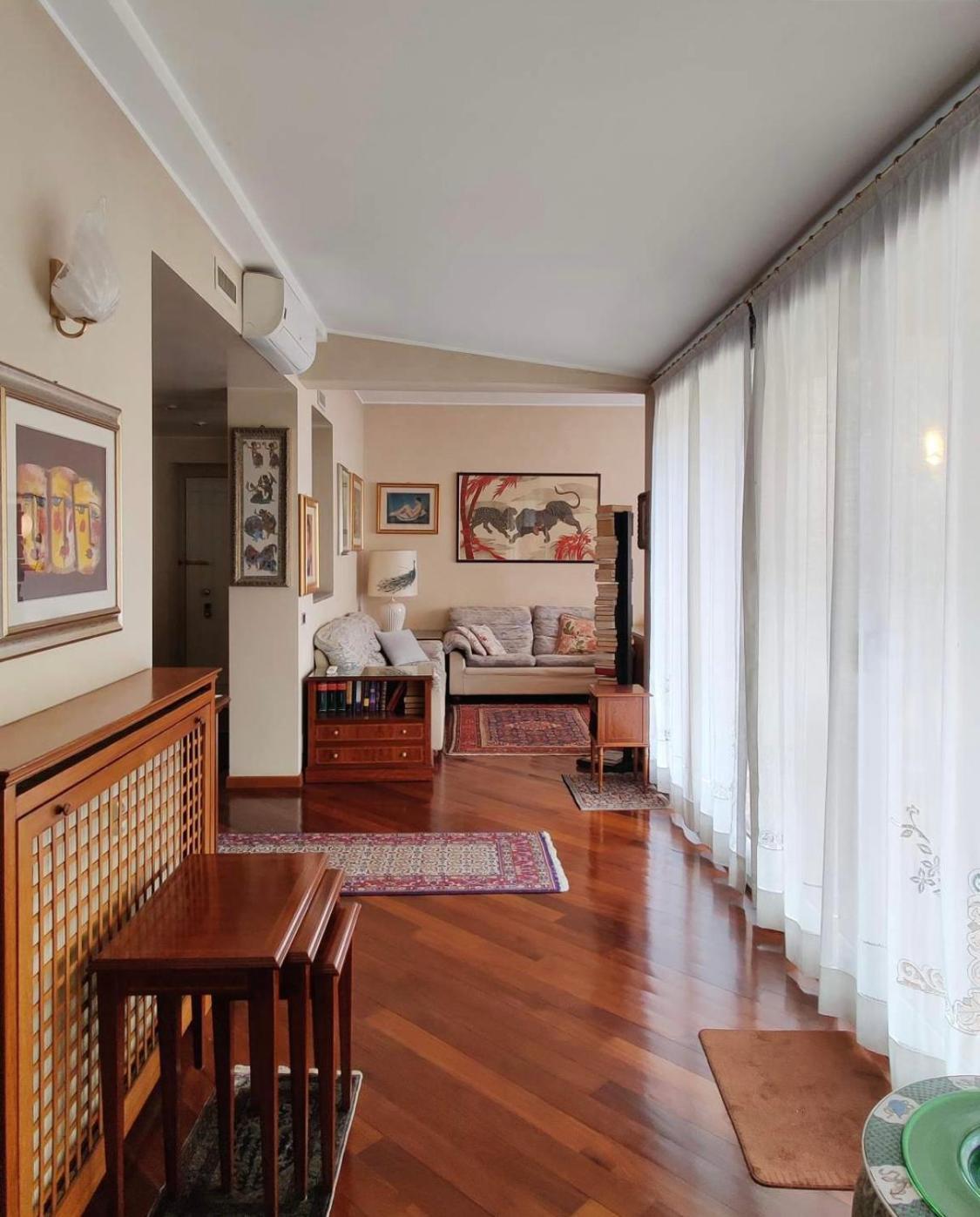 Elegante Attico Con Terrazza - Porta Venezia Apartment Milan