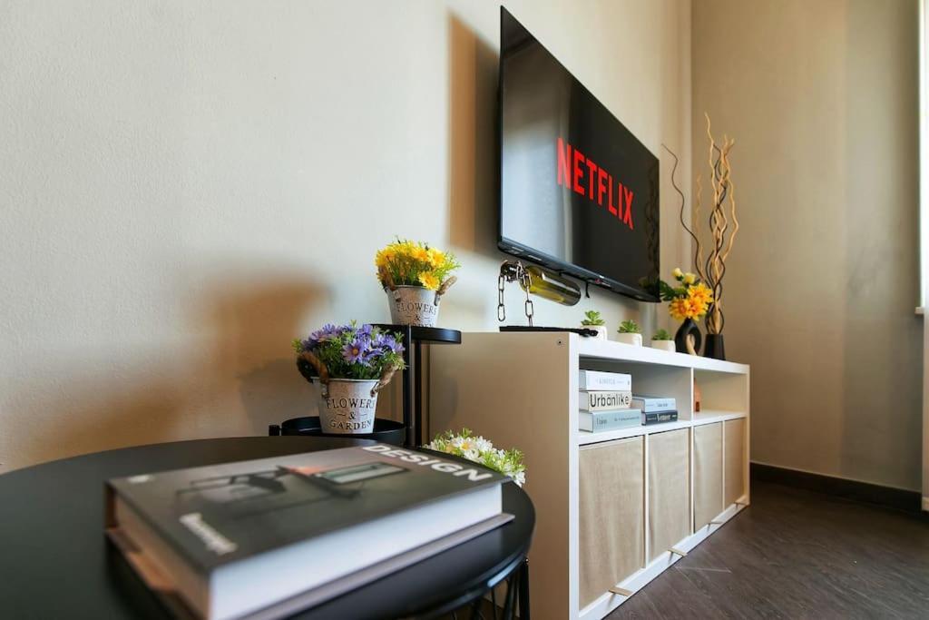 Apartment Exclusive & Strategic 2-bedroom Apartment, 50m From M4 *