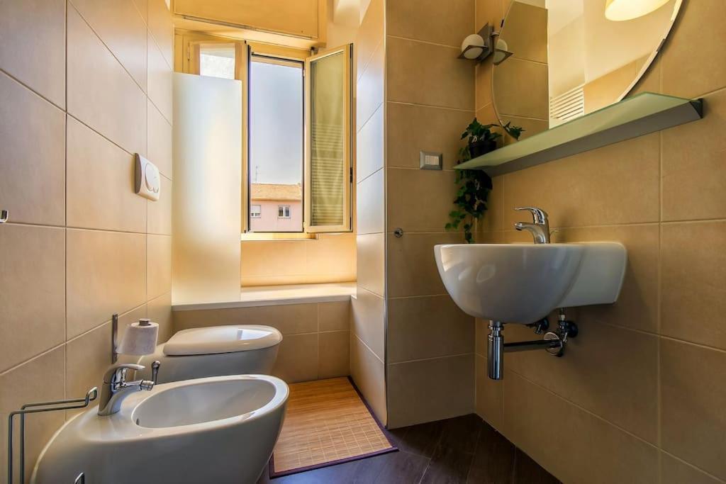 Exclusive & Strategic 2-bedroom Apartment, 50m From M4 Apartment Milan