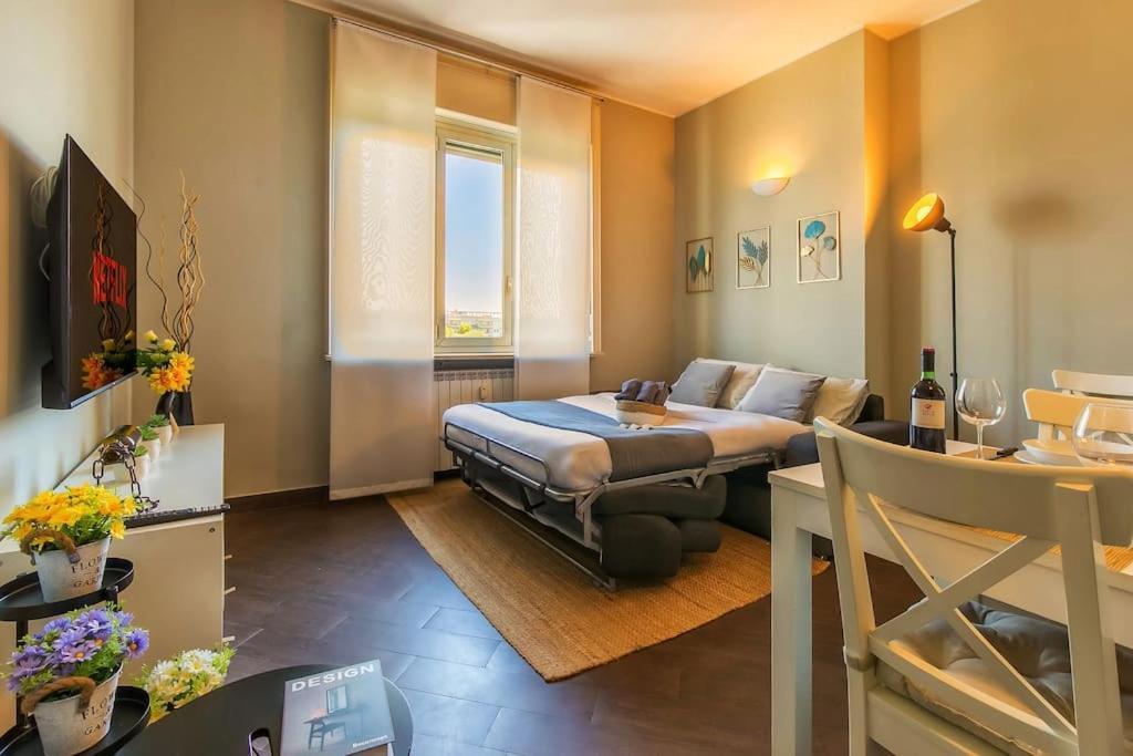 Exclusive & Strategic 2-bedroom Apartment, 50m From M4 Apartment *