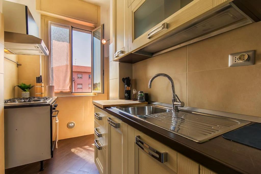 Apartment Exclusive & Strategic 2-bedroom Apartment, 50m From M4 *