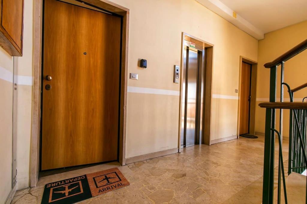 Apartment Exclusive & Strategic 2-bedroom Apartment, 50m From M4 Milan