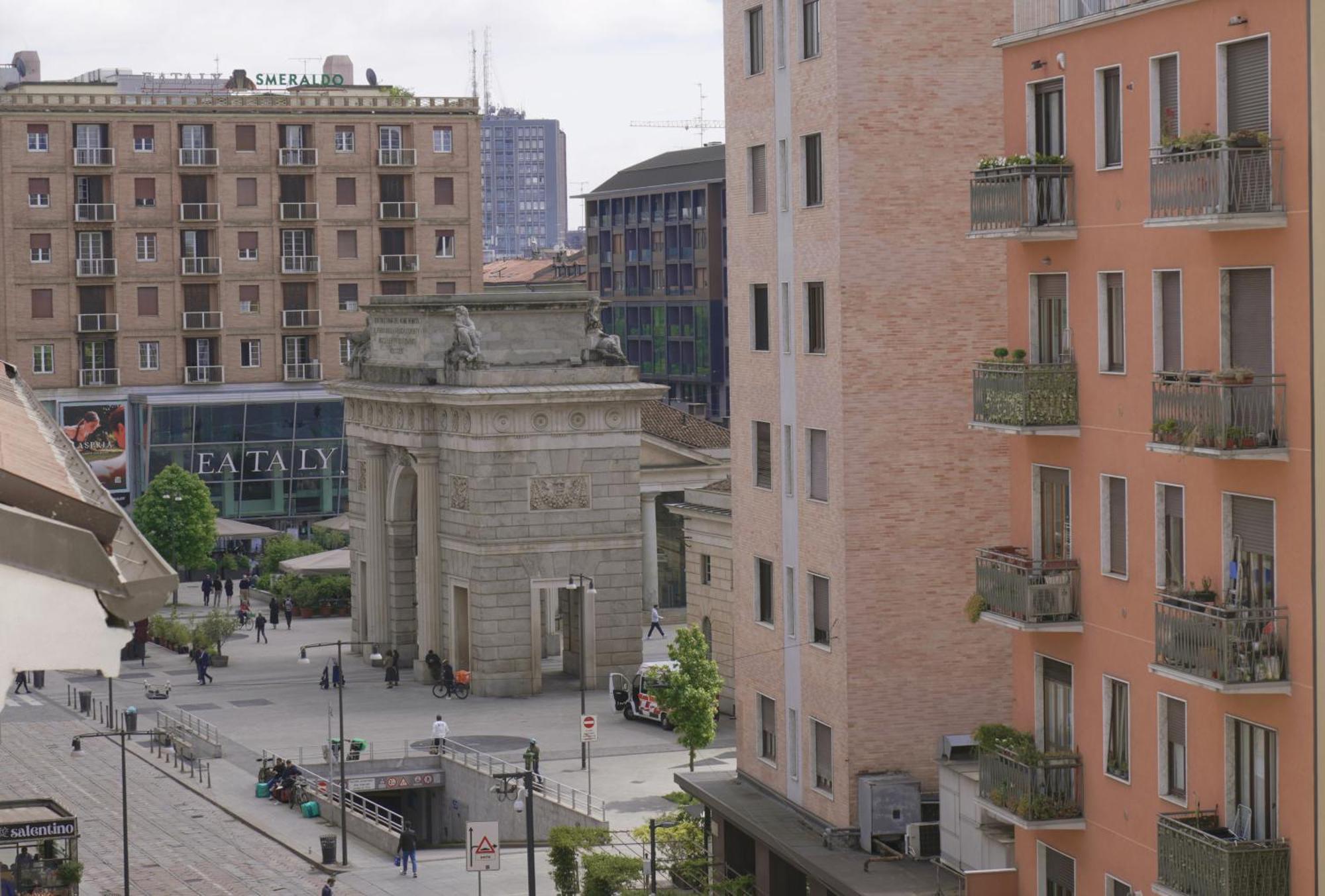 Apartment Porta Garibaldi Milan
