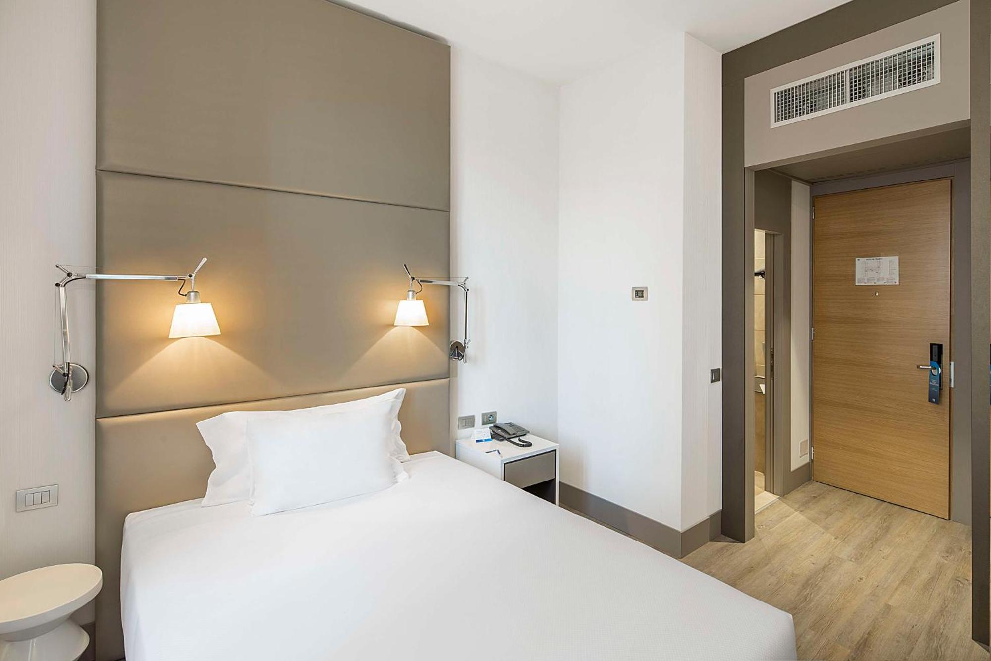 Hotel Nh Collection Touring 4*