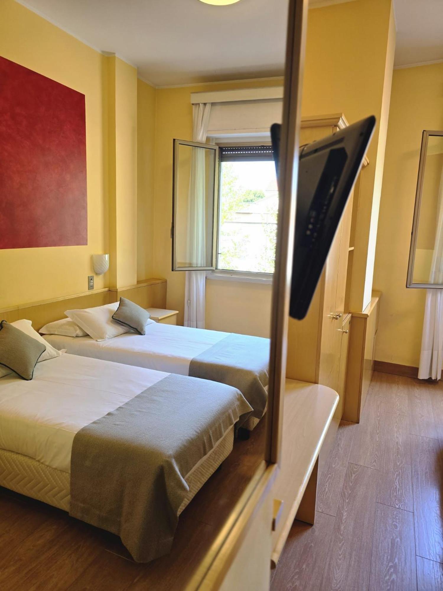 Mokinba Sant'ambroeus 3* Milan