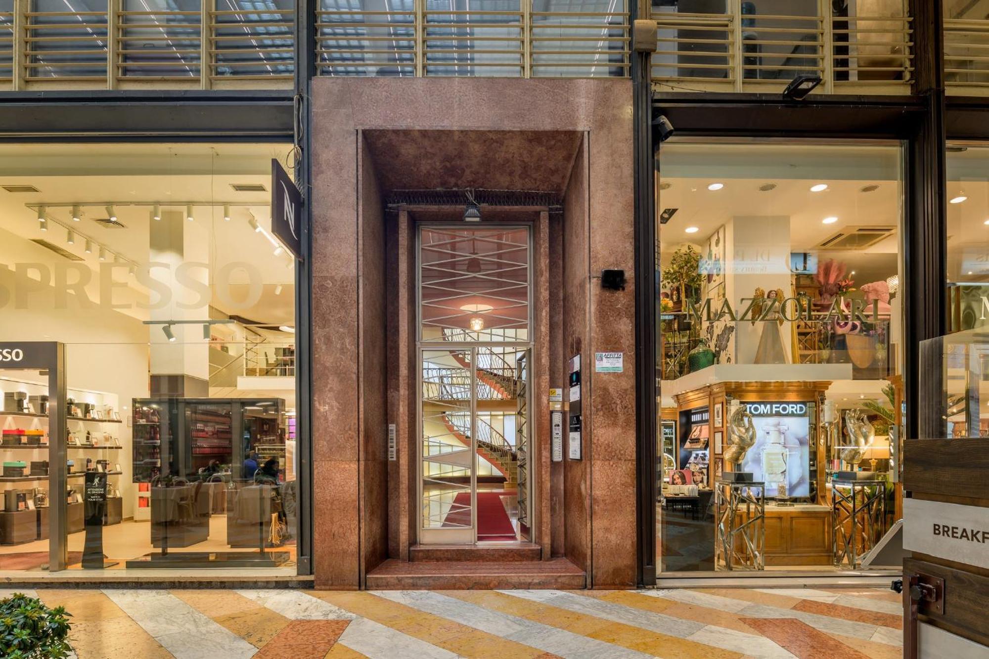 San Babila Luxury Milão