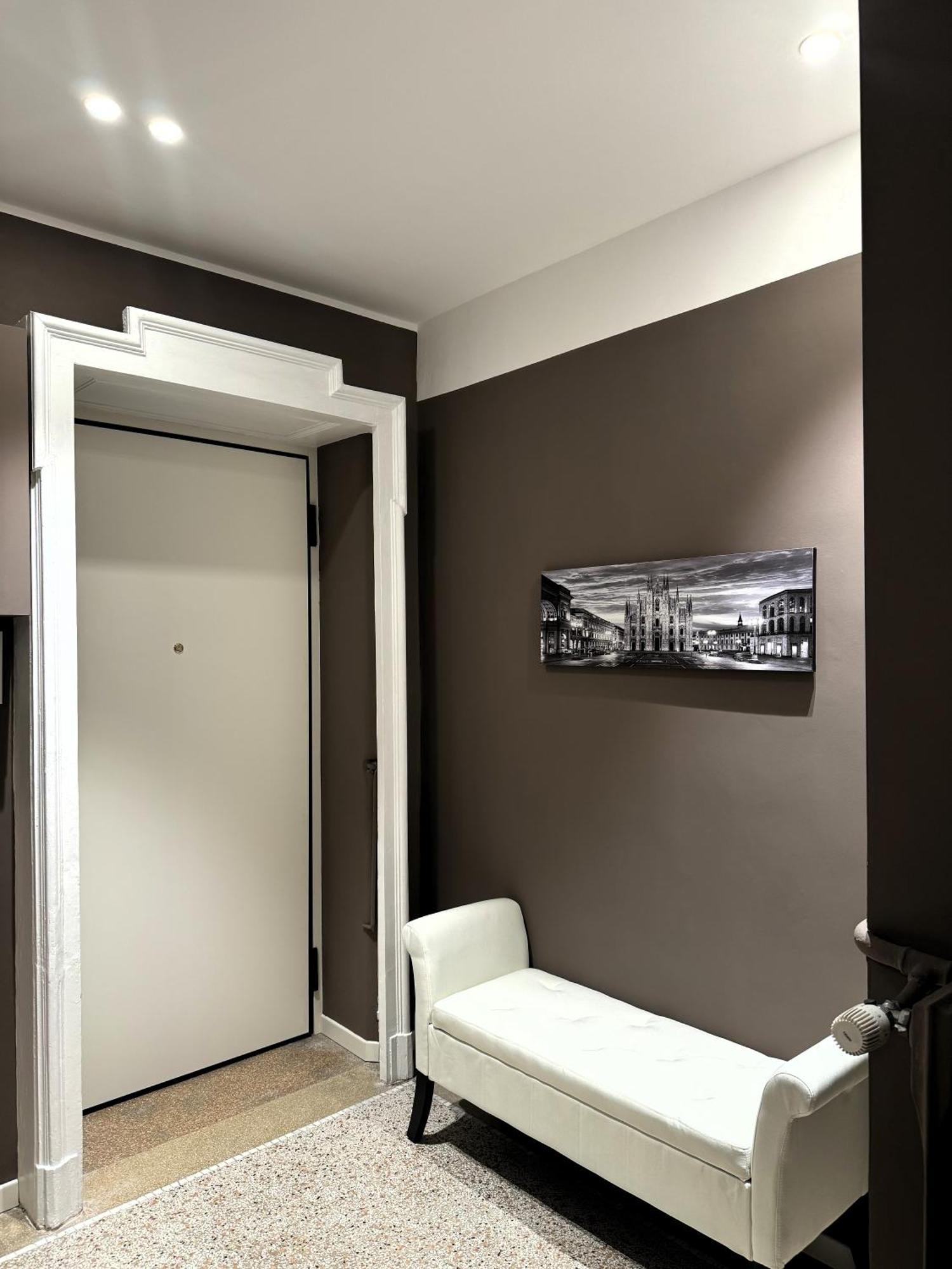 In Historic Building- Porta Venezia Apartment Milan