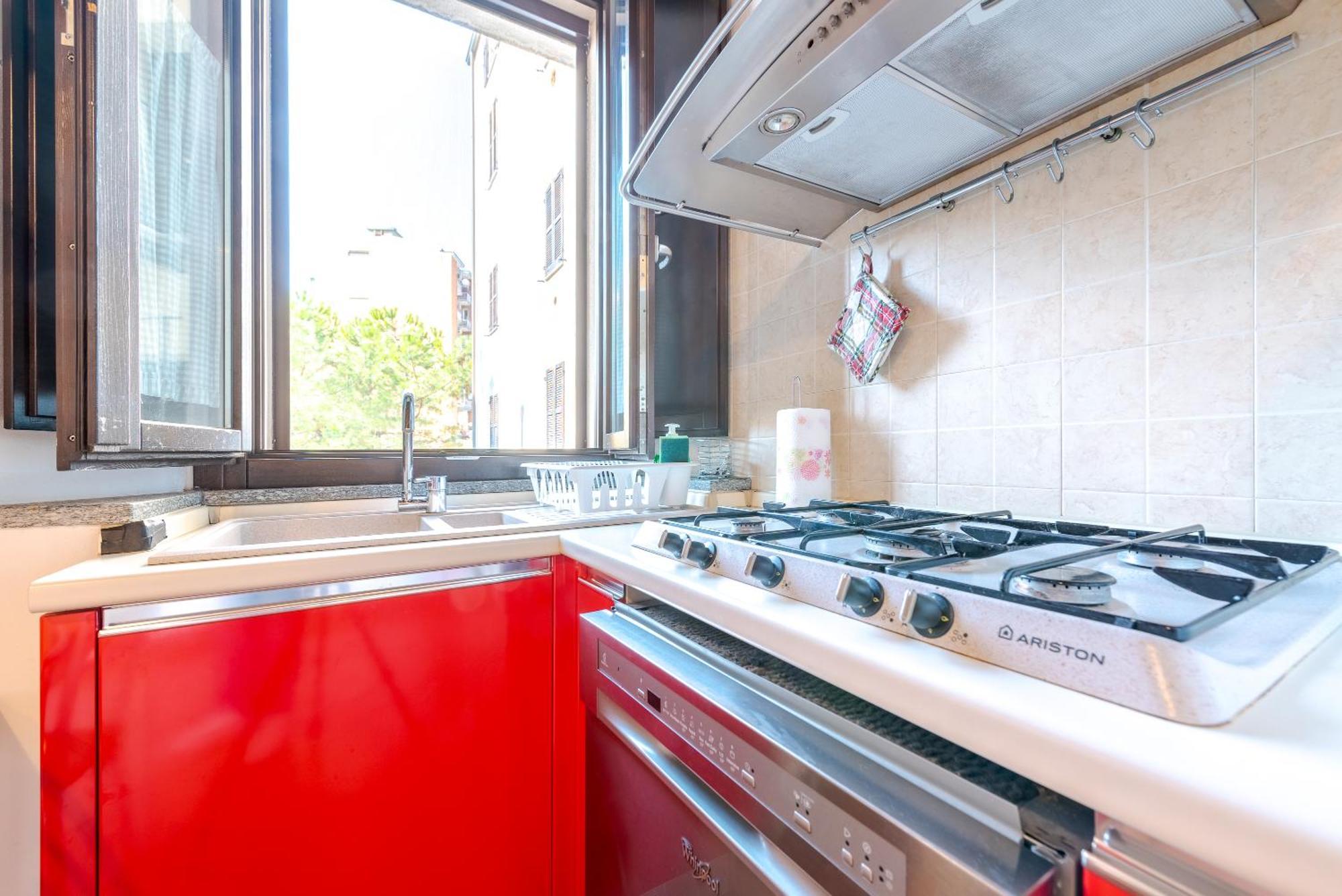 Guest Planet - Rosso - Navigli Area Apartment *