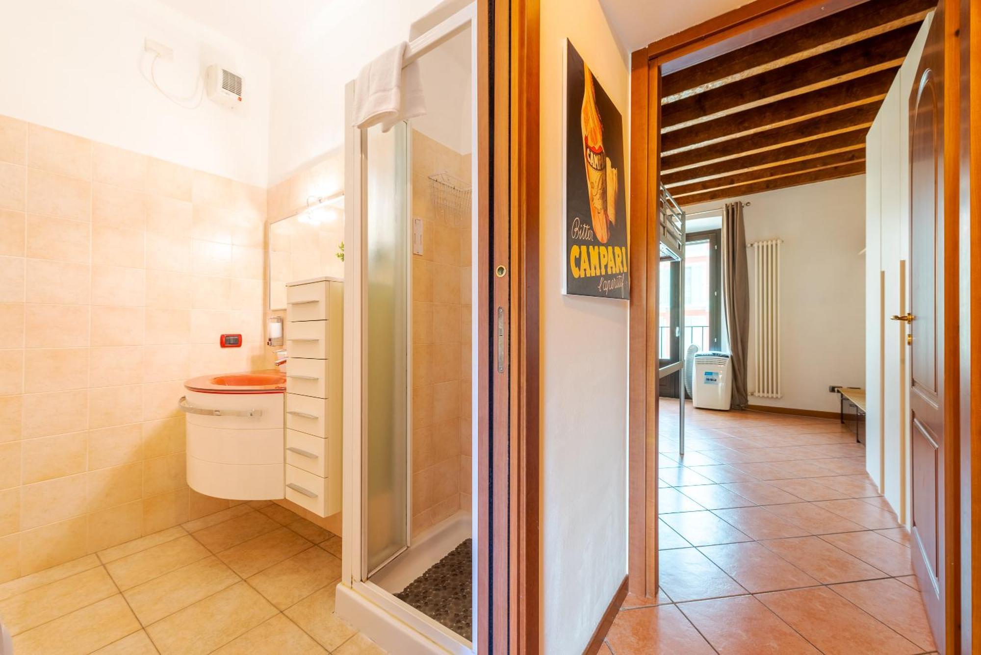 Apartment Guest Planet - Rosso - Navigli Area