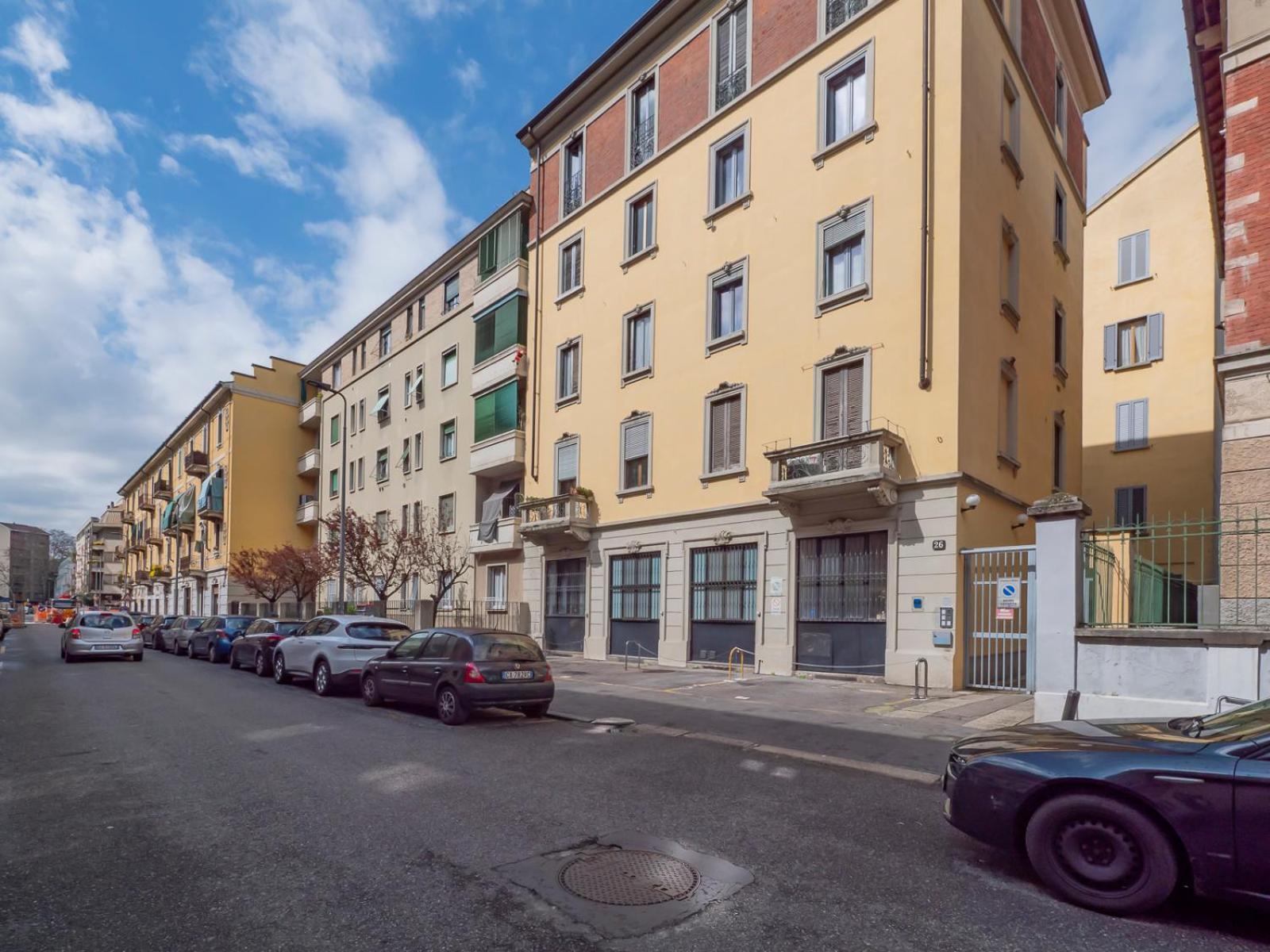 Apartment Youhosty - Modern Portello Milan