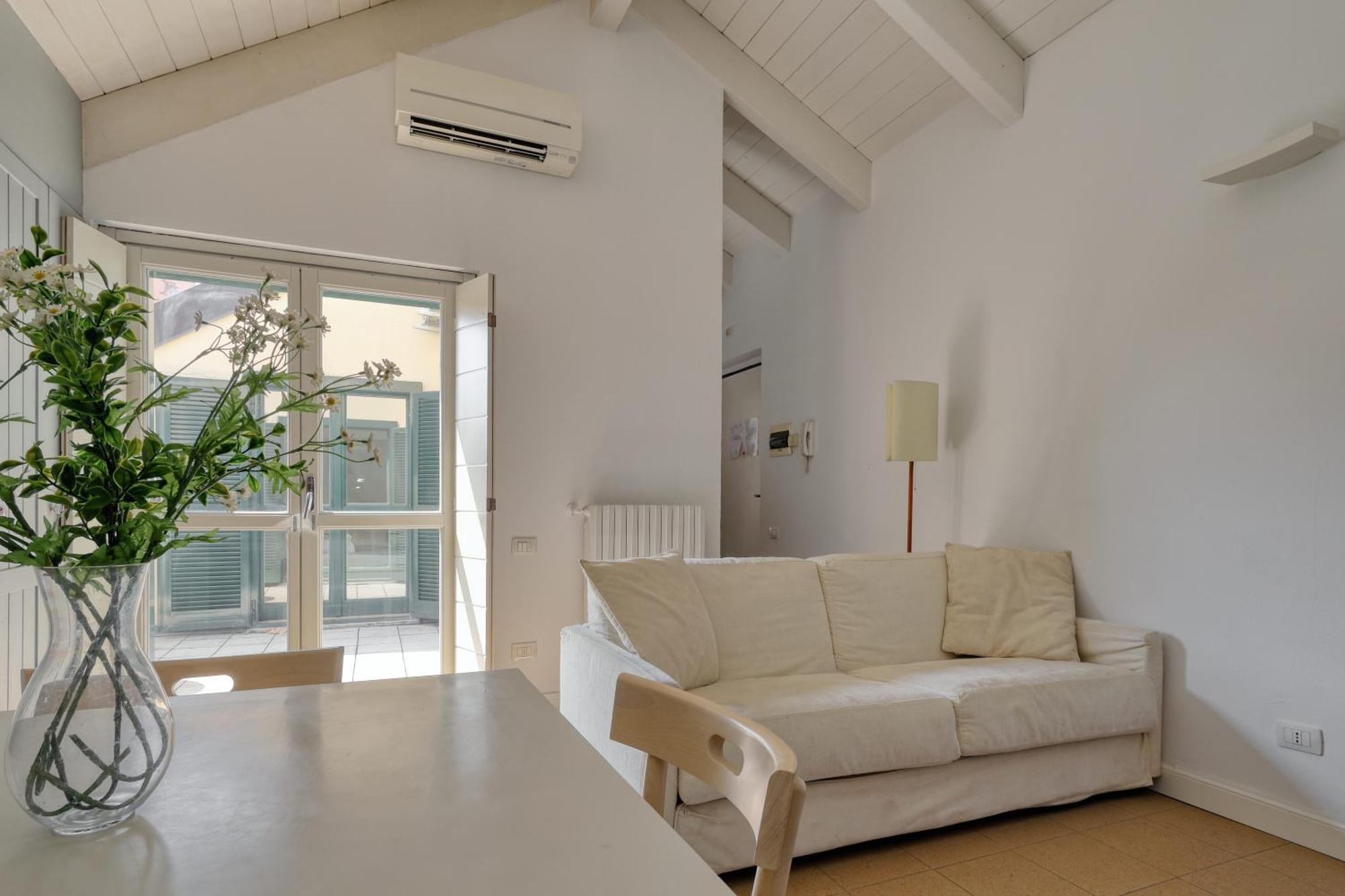 Joivy Cosy 1br Flat Near Sempione Park Apartment Milan