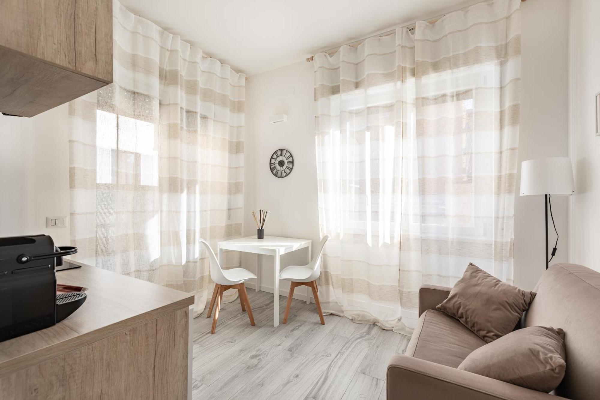 Pieno Centro Di Per Gruppi, Famiglie E Viaggi Di Lavoro Apartment *