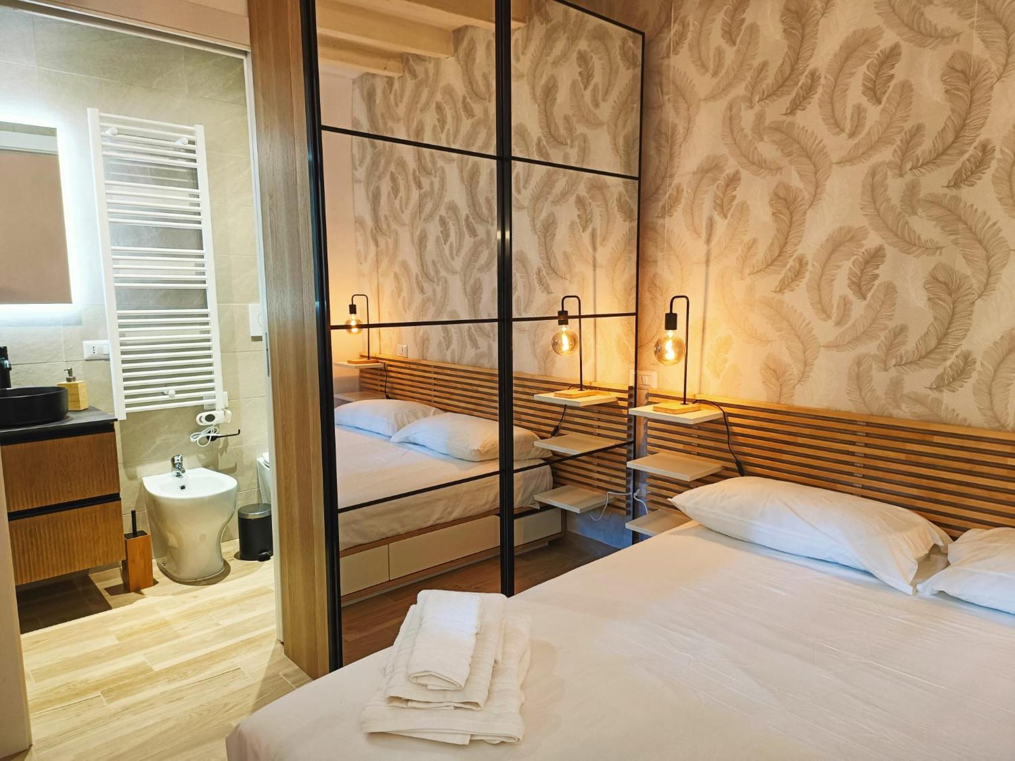 Apartment Yr - Ticinese Milan
