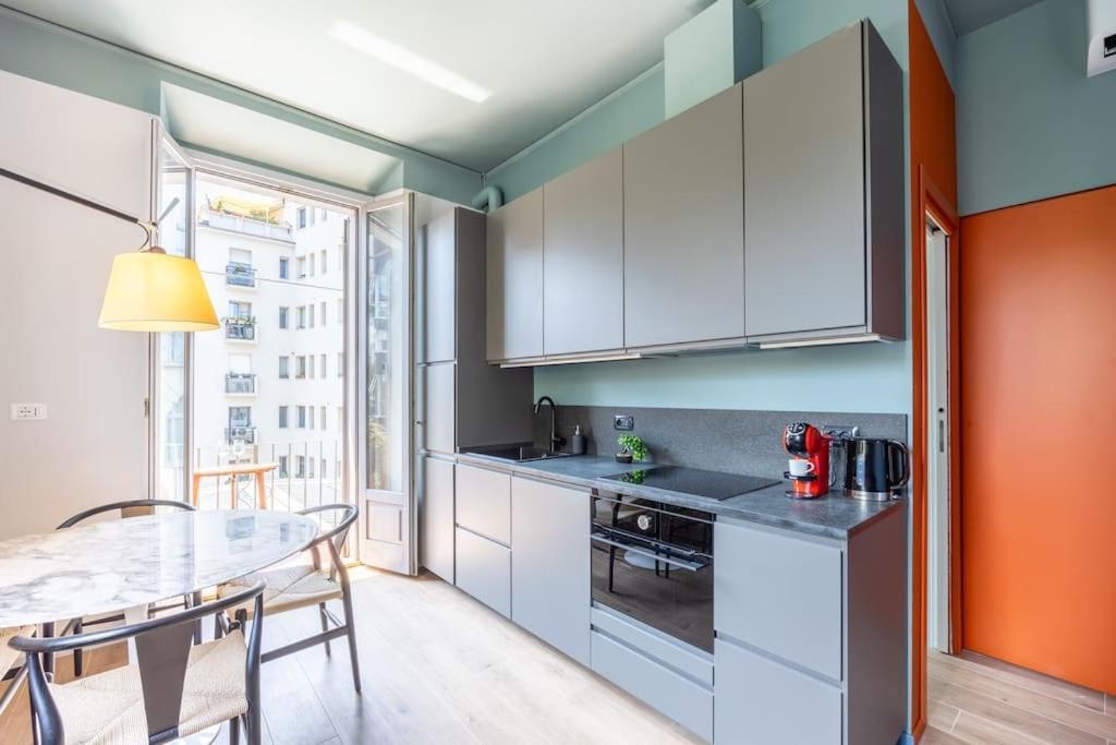 Apartamento Life-duomo, Design With Terrace Milão
