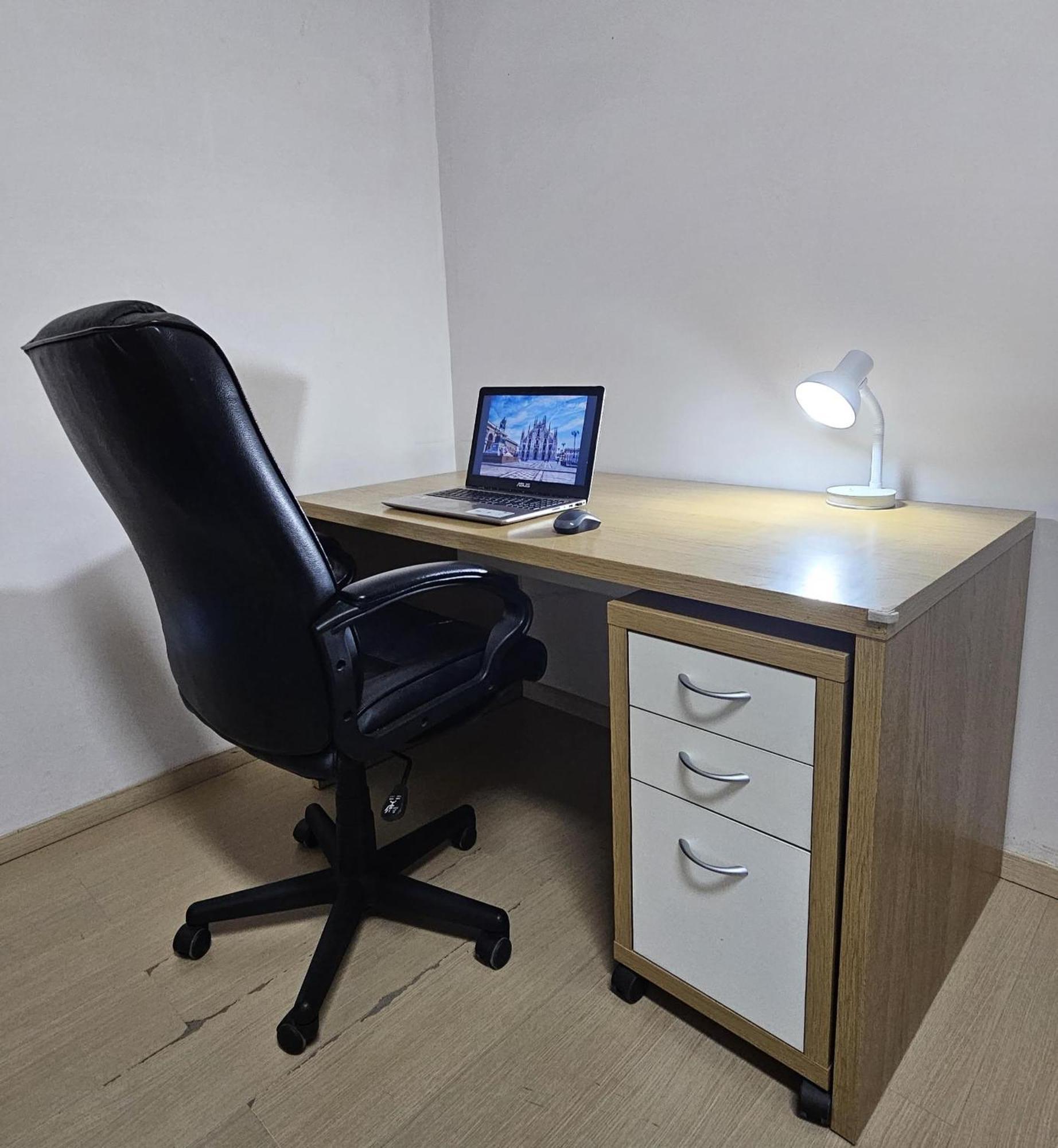 Family Comfort, Duomo 15min Walk Away, With Parking In Front Apartment Milan