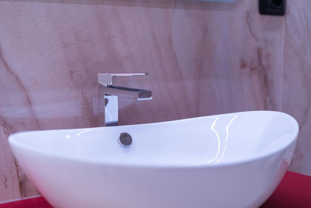 Luxury & Art A Due Passi Dall'universita Bocconi Apartment Milan