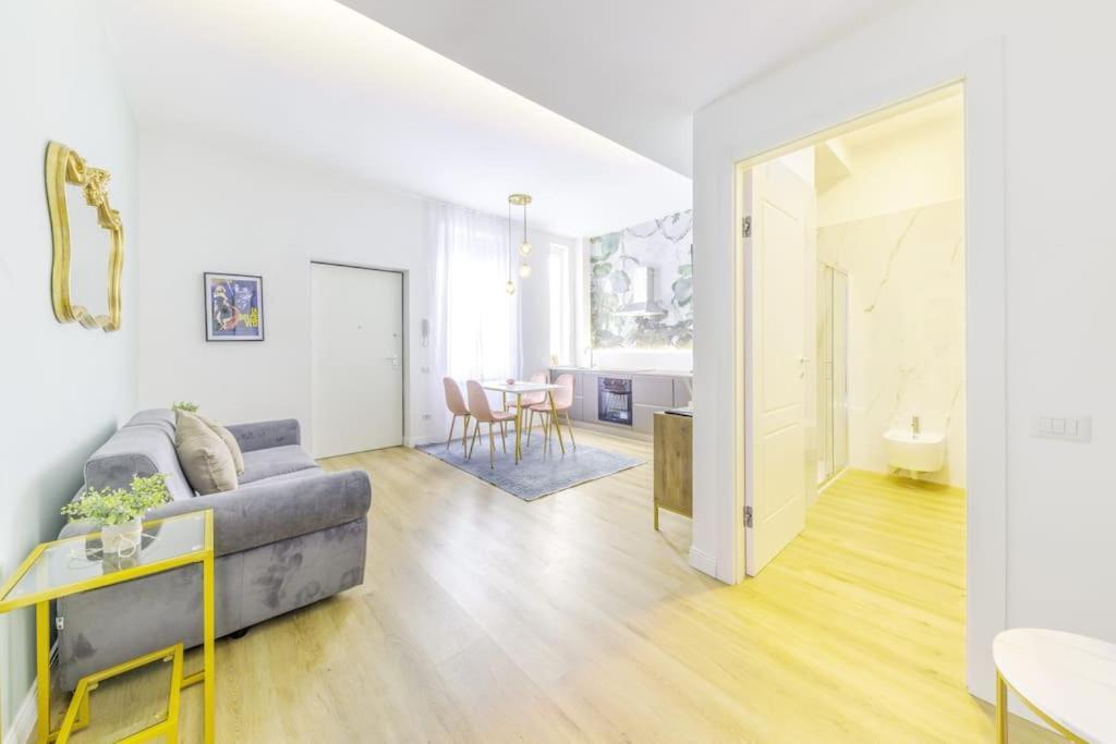 Apartment Duomo Deluxe - Bilocale Moderno - Metro - Wi-f Milan