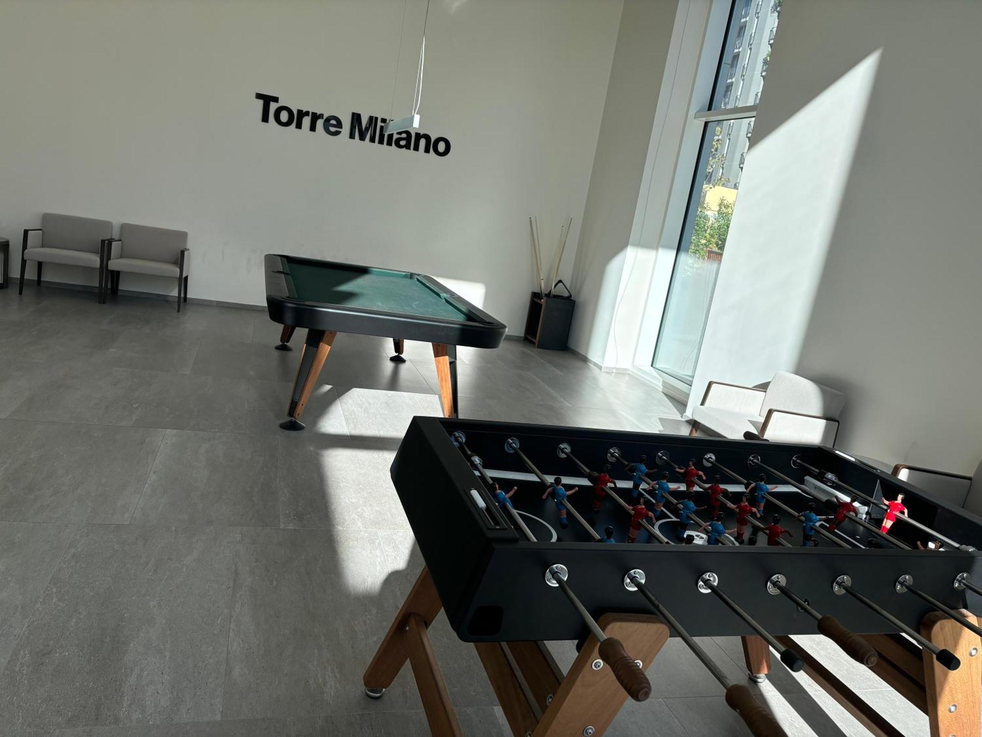 Torre Skyview Gym Pool & Rooftop Apartamento Milão