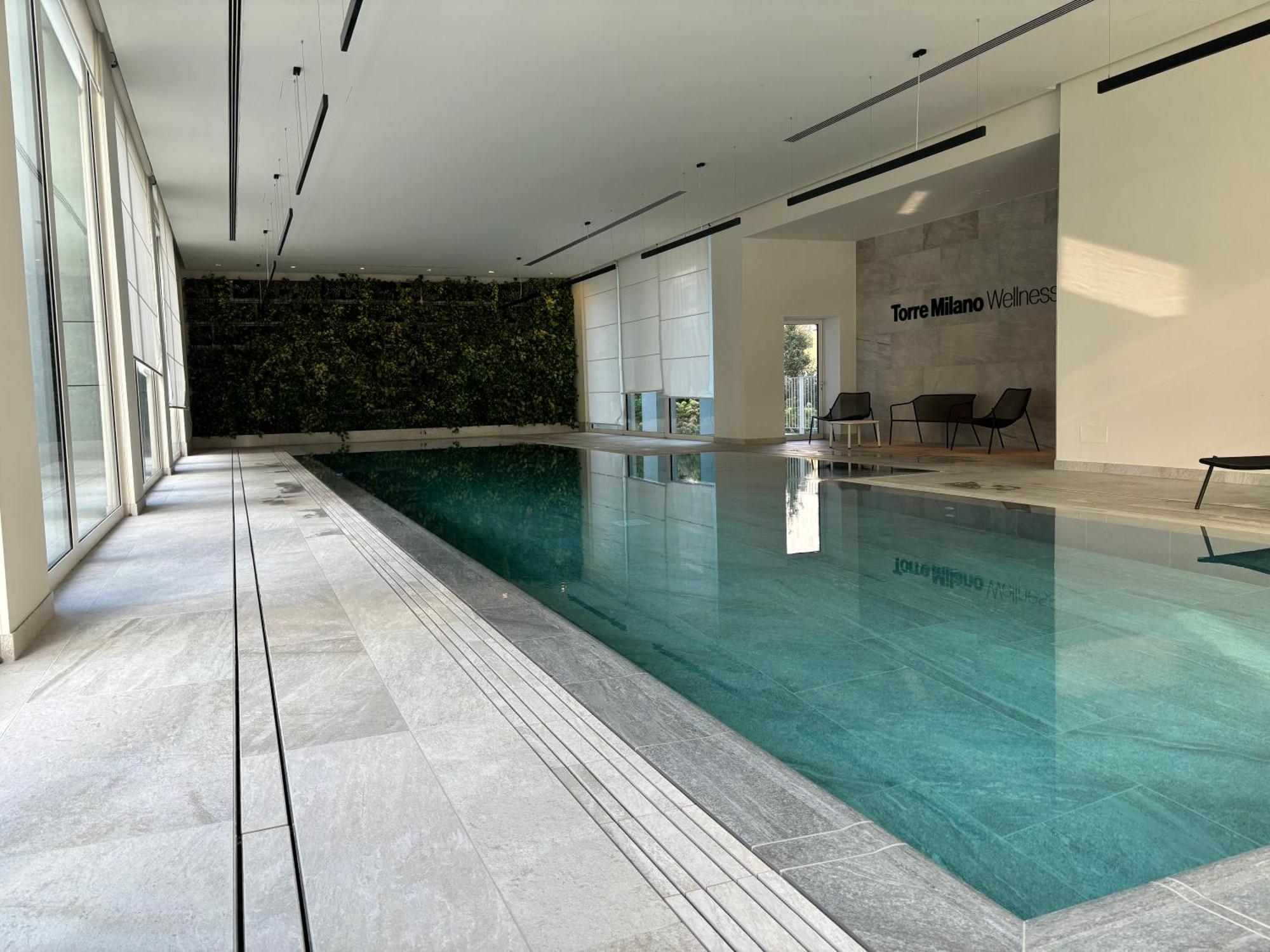 Torre Skyview Gym Pool & Rooftop Apartamento Milão