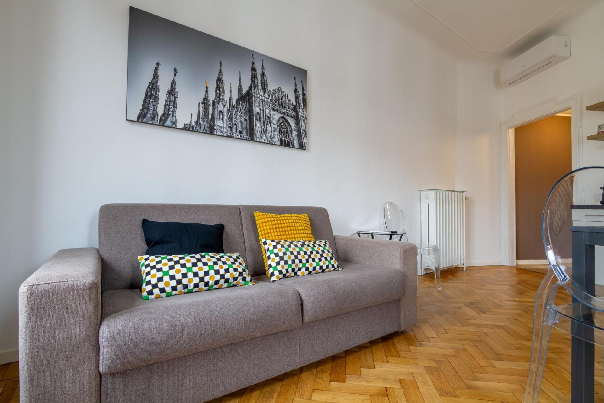 In Historic Building- Porta Venezia Apartment Milan
