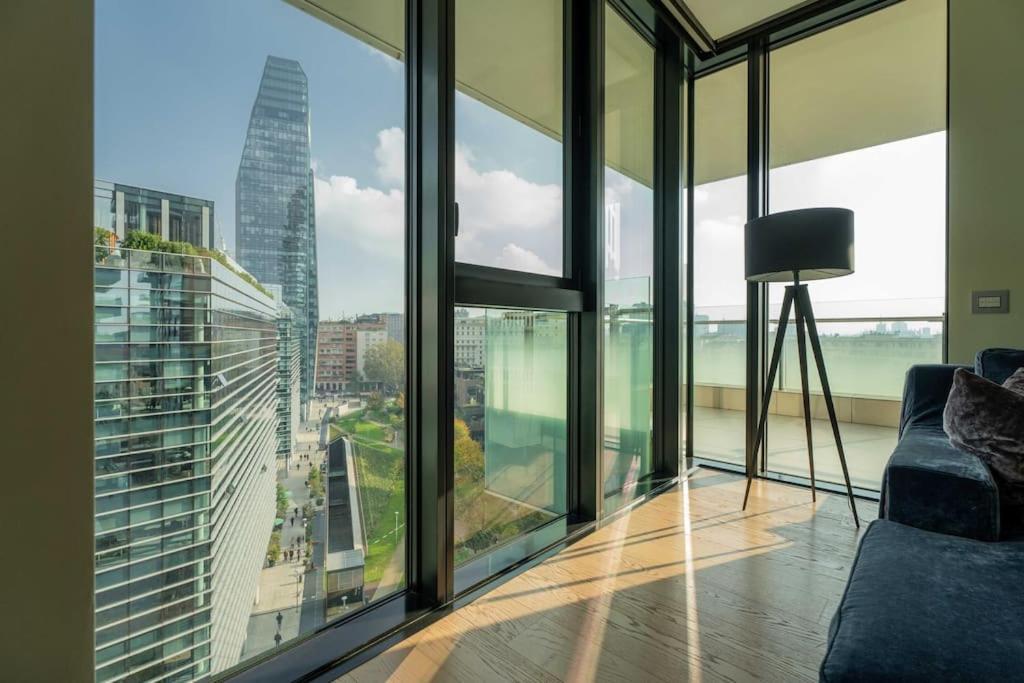 Sky High Dreams - Vista Duomo Apartment