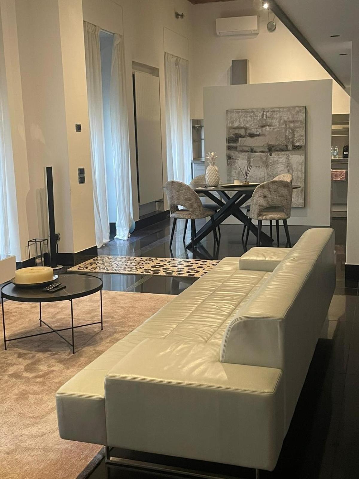 San Babila Loft Esclusivo With Parking Apartamento Milão