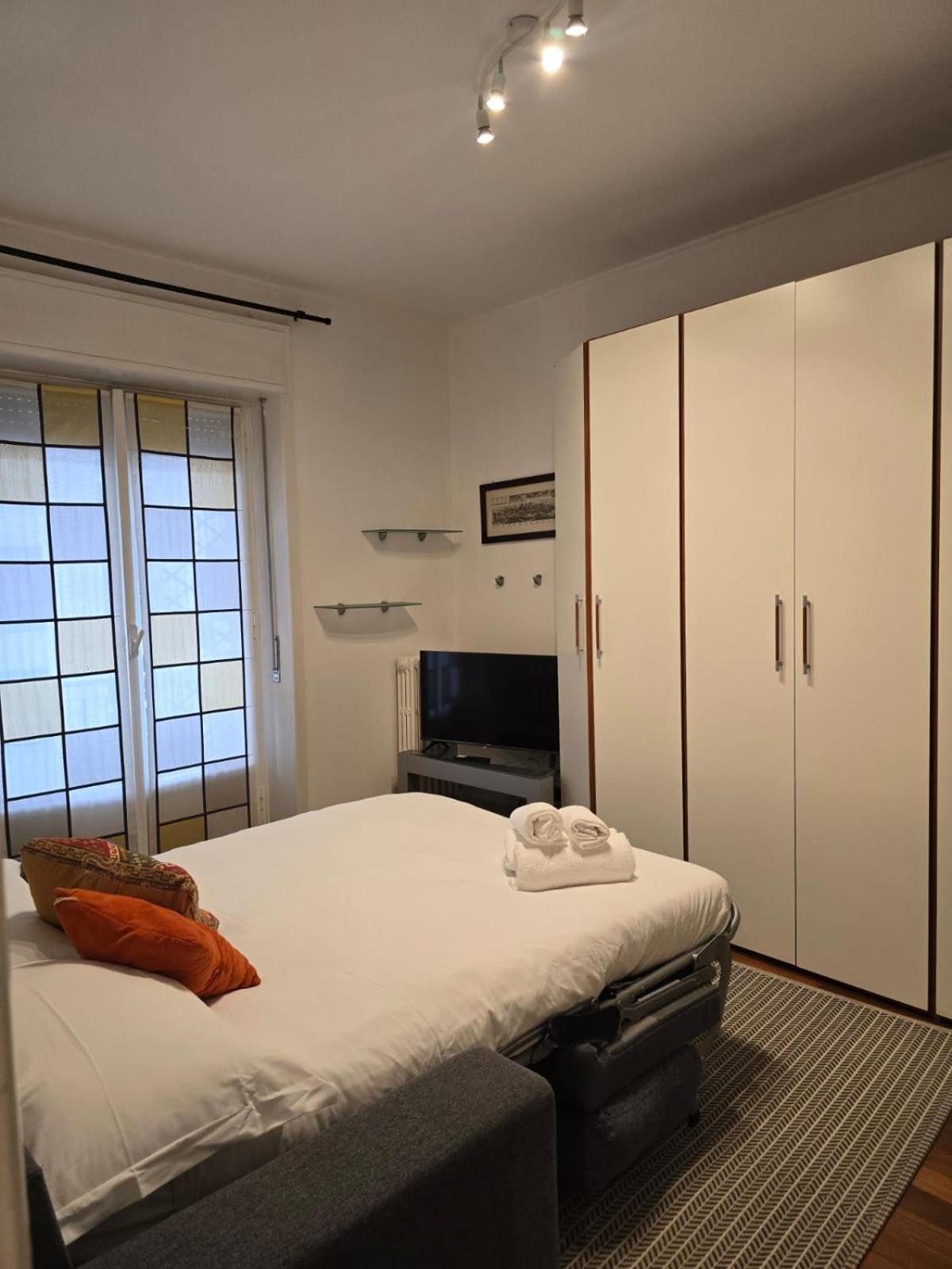 Apartment Hbhall Solari 11 Milan