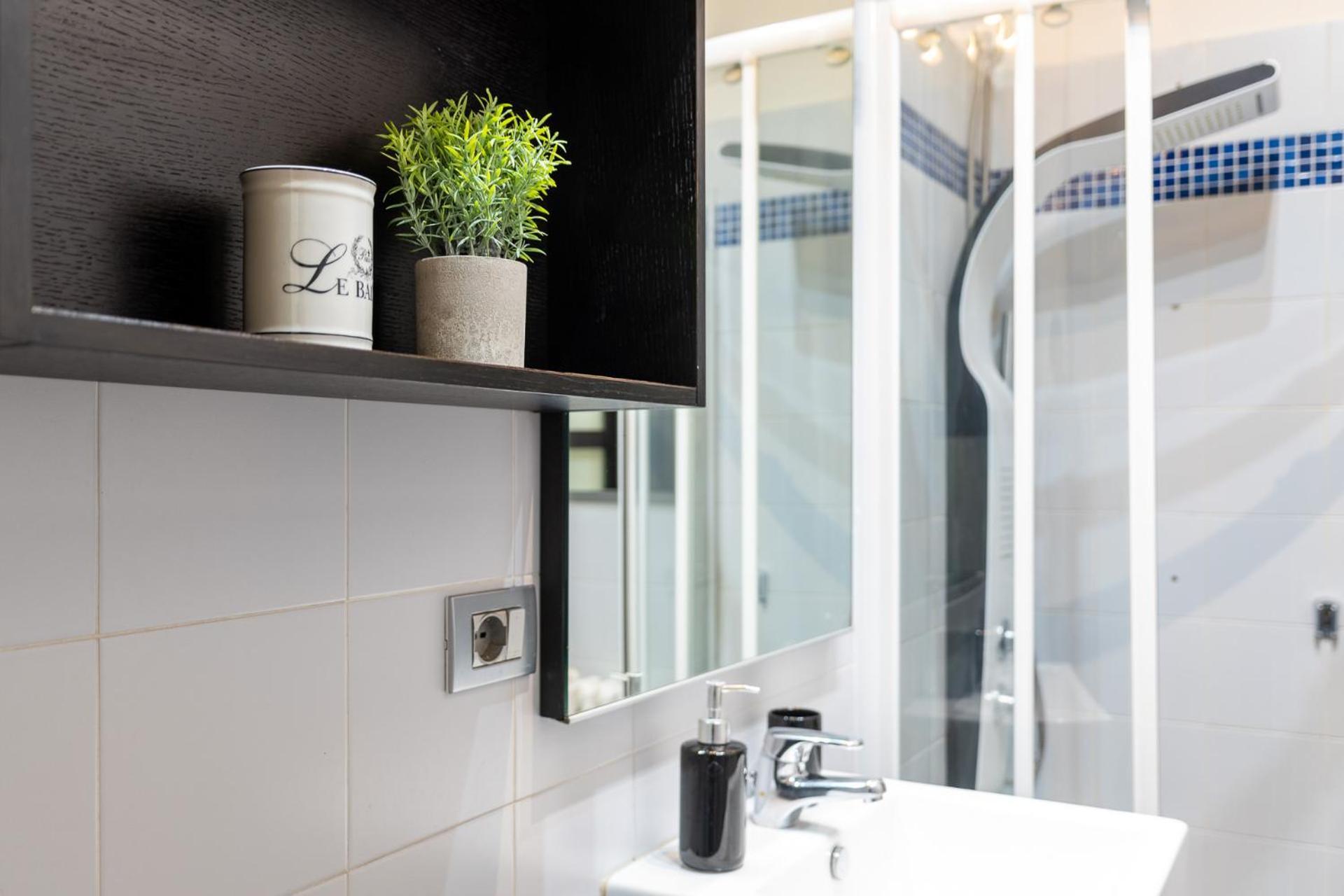 Design In Station Apartment