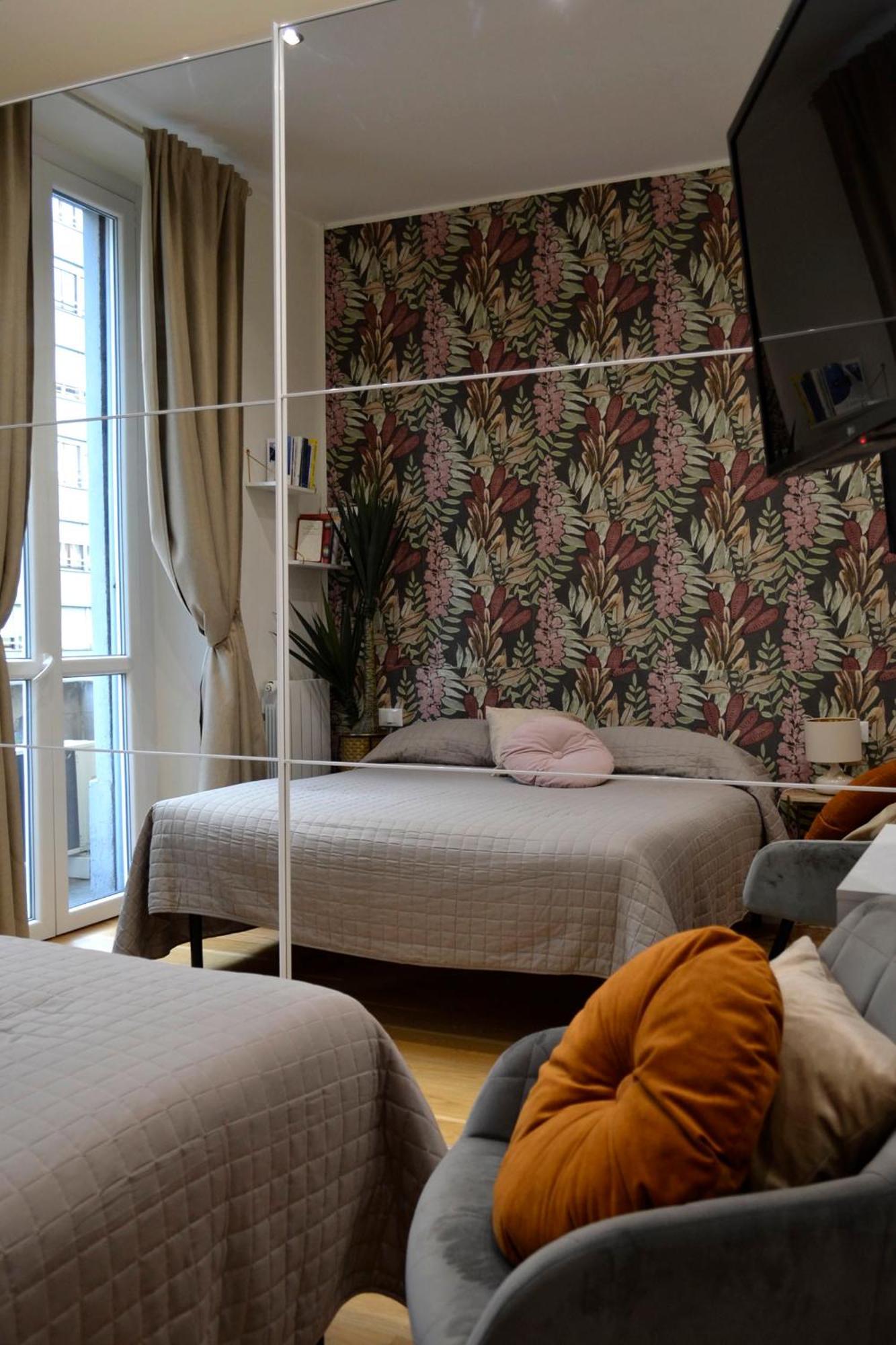 Peony House - 10 Min Duomo Apartment Milan