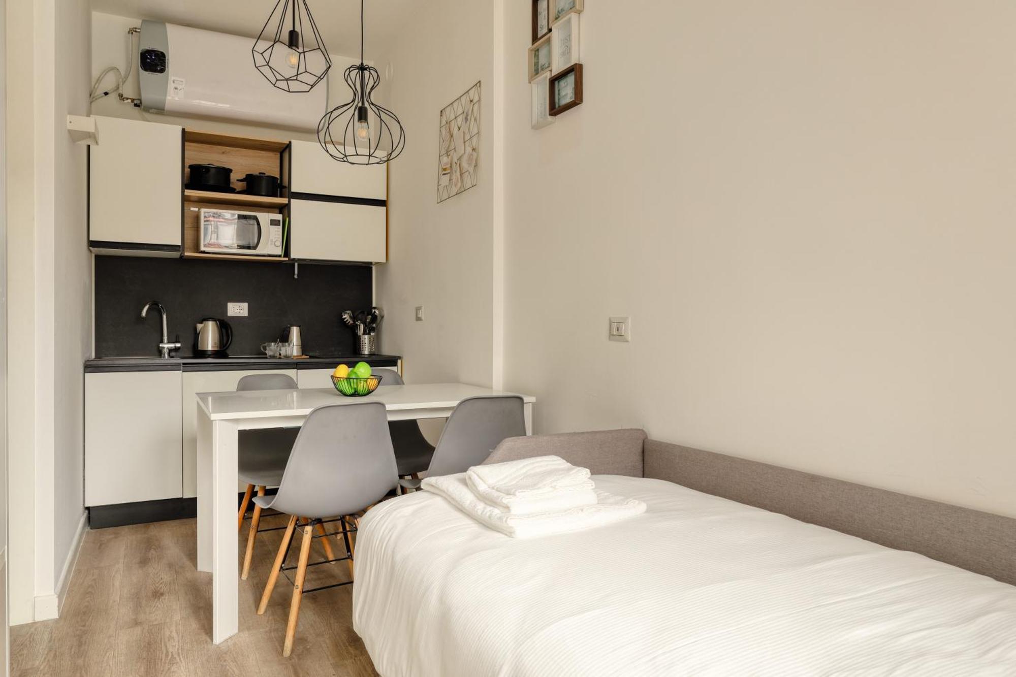 Joivy Cosy With Balcony Near The Centre Apartment Milan