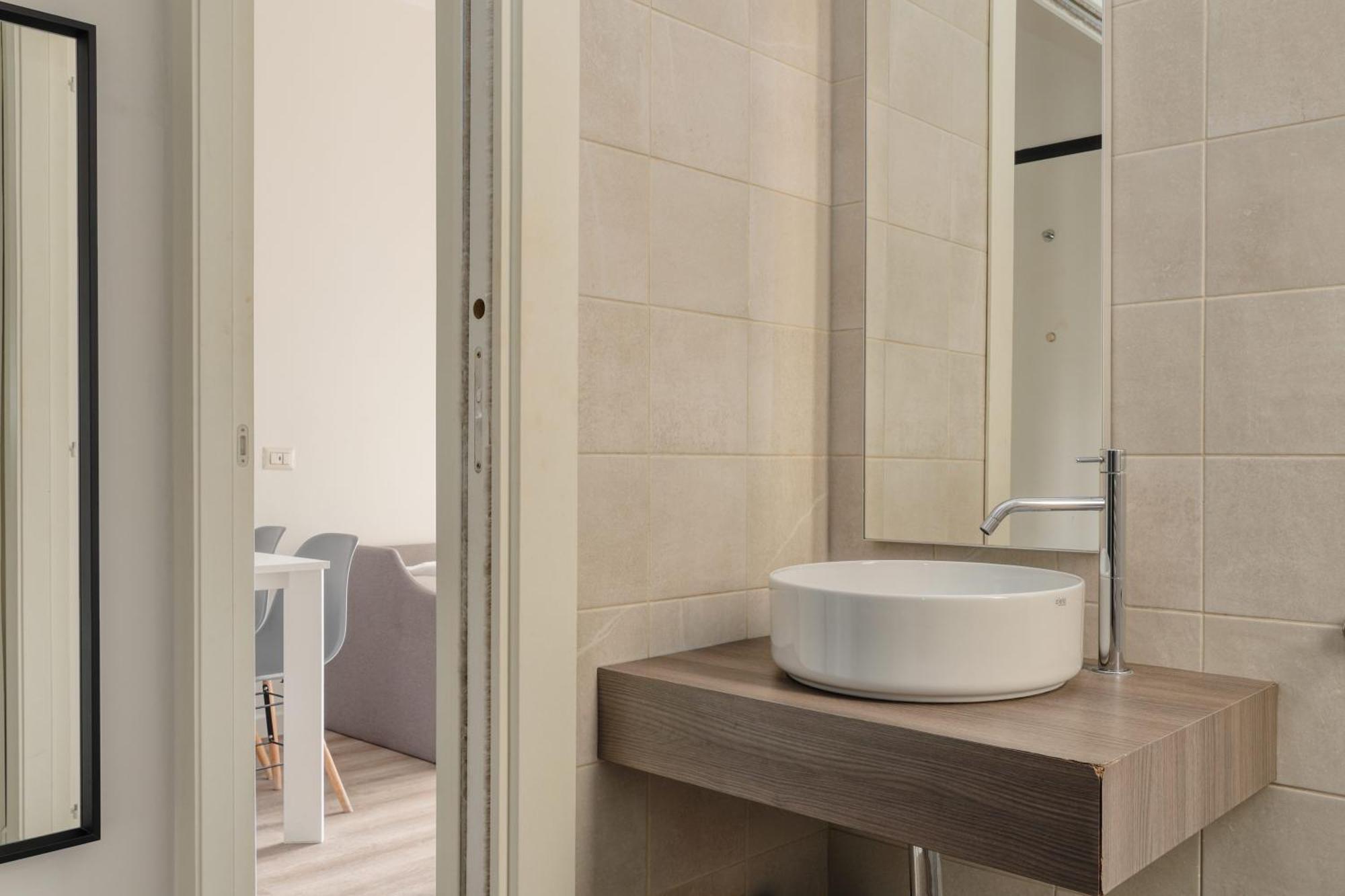 Apartment Joivy Cosy With Balcony Near The Centre Milan