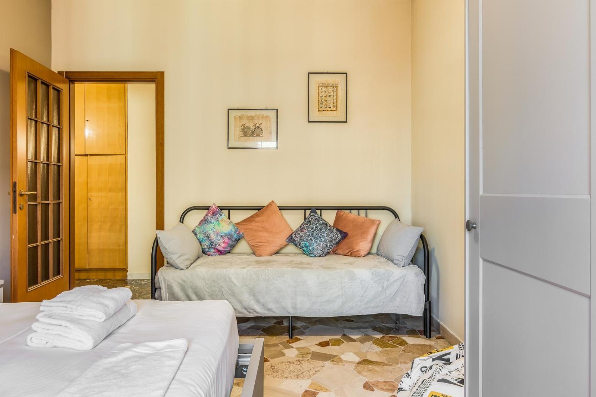 Apartment Via Morgantini 5 Pax Wi-fi Milan