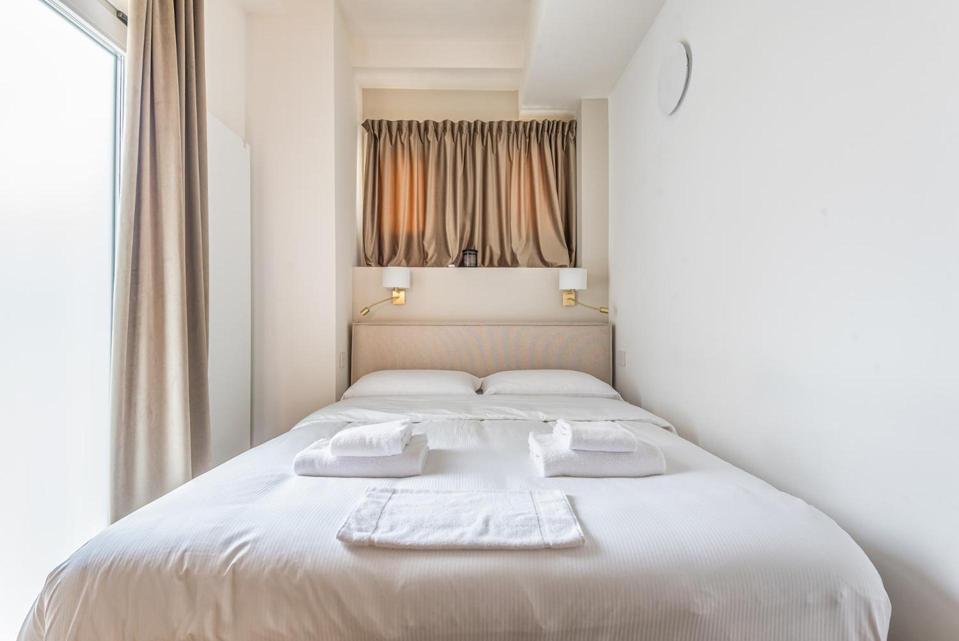 Brand New Via Melzi D'eril 18 4 Pax Apartment