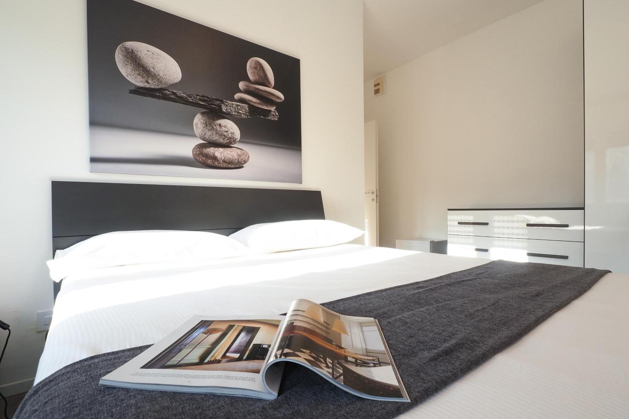Contempora - Camera Plana B Milano