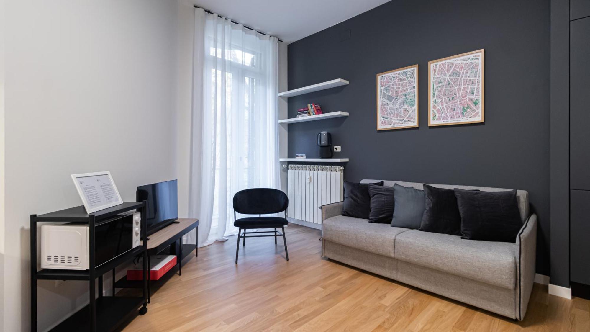 Italianway - Cola Montano 29 B * Milan
