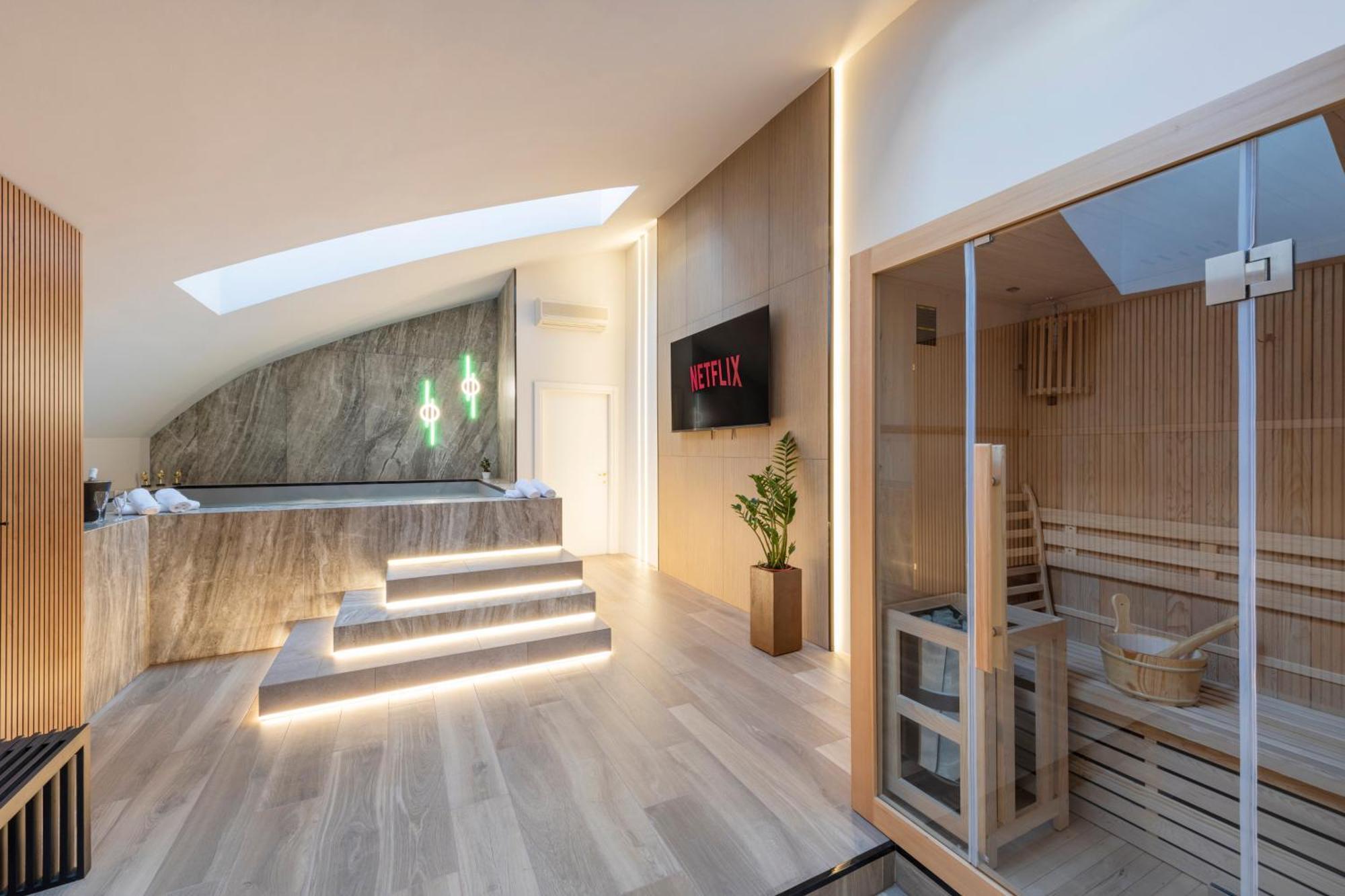 Piscina Interna Privata E A * Milan