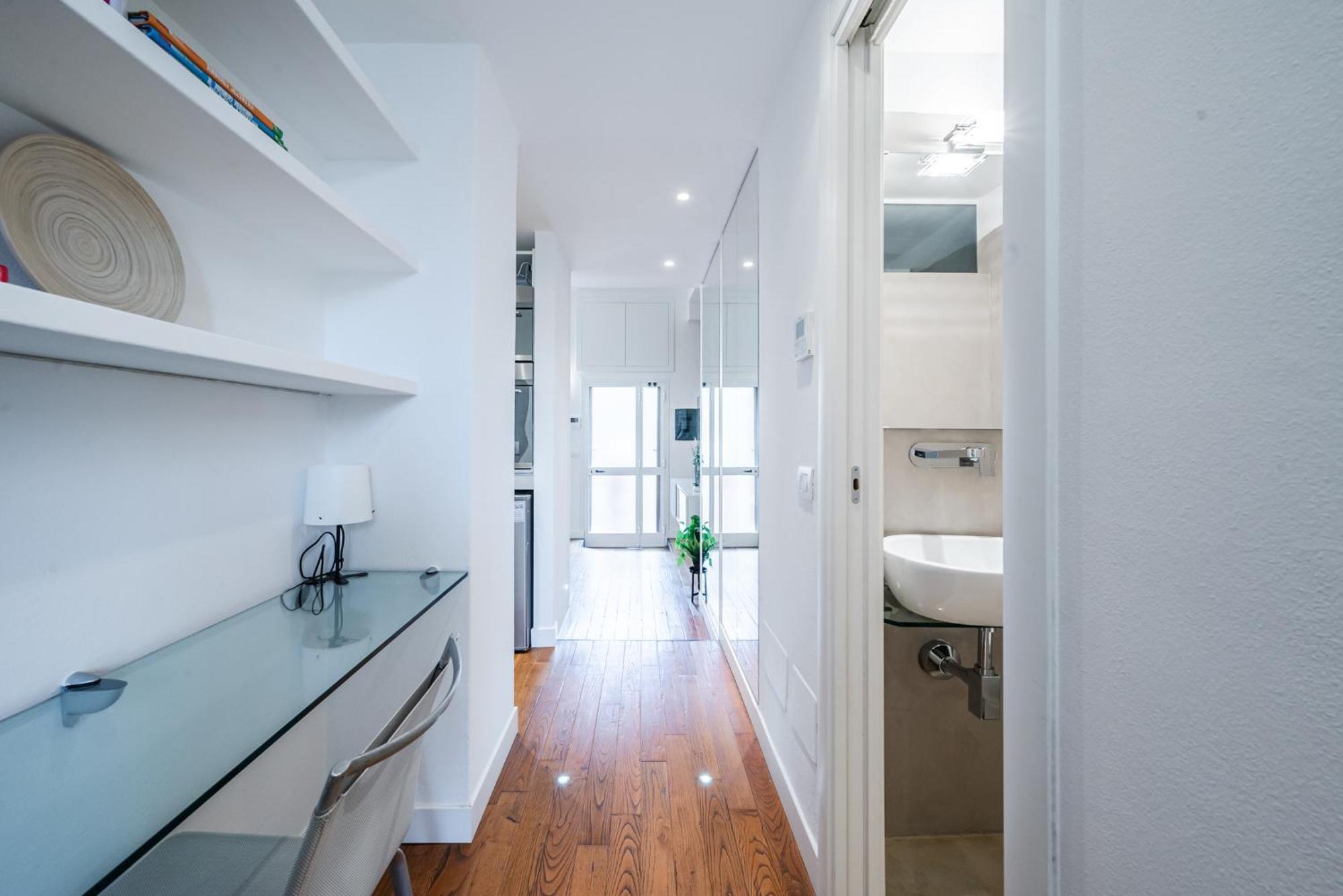 Navigli 10 Min - Modern Design * Milan