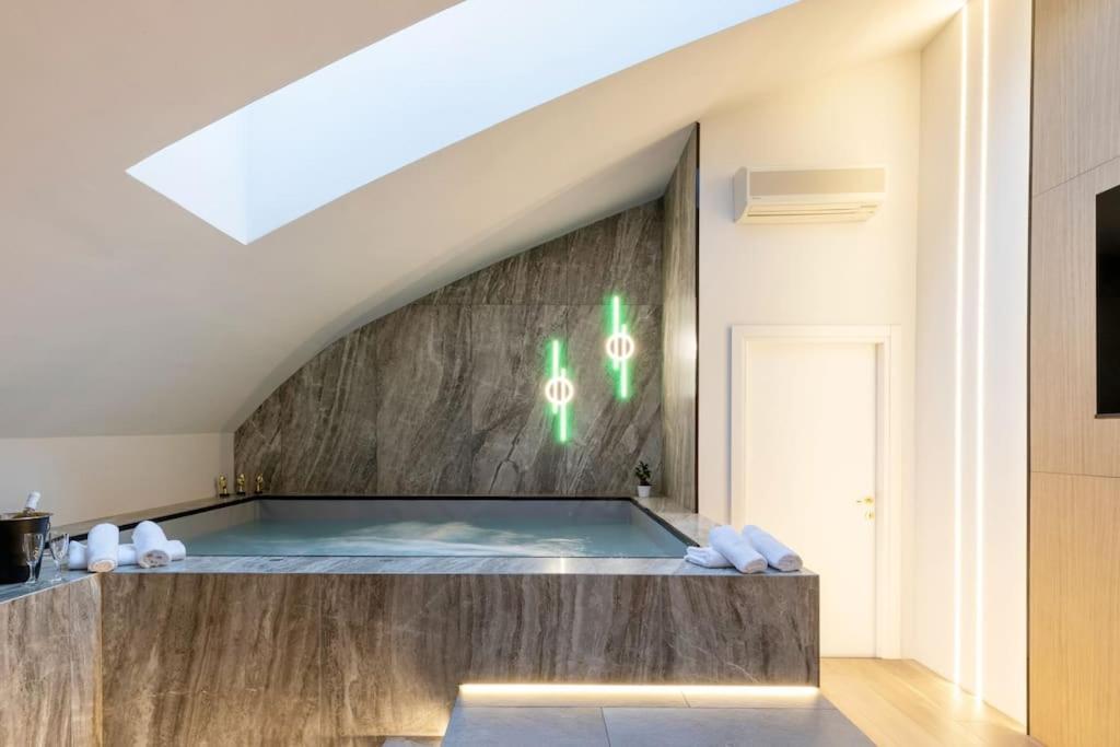 Piscina Interna Privata E A