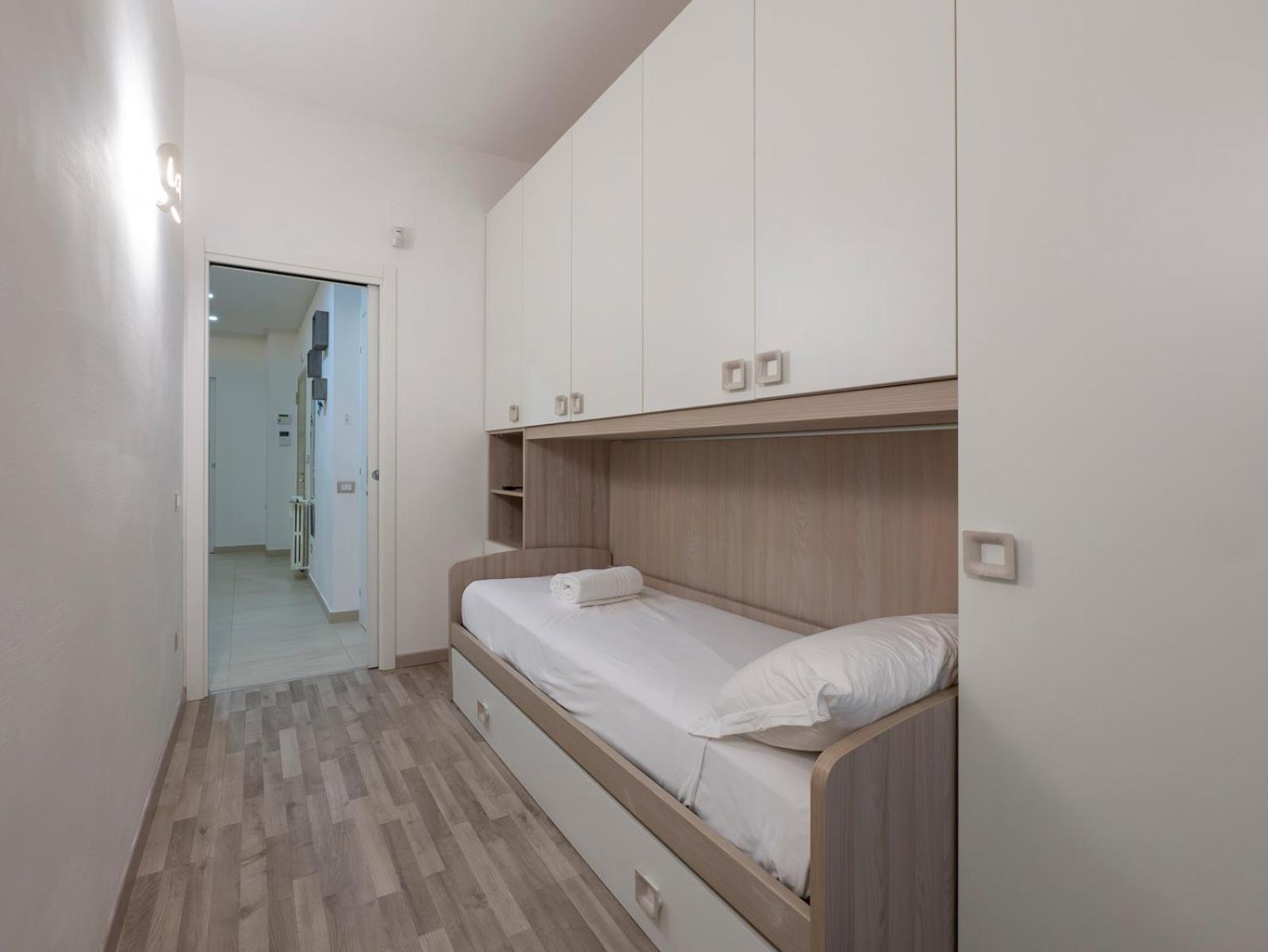 I Host - Della Torre 9 * Milan