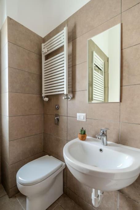 Station-duomo - 3 Bedrooms With Jacuzzi Milan