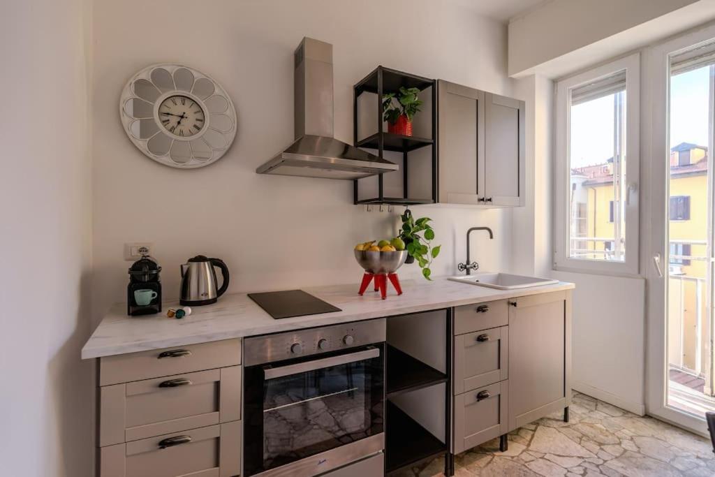 Station-duomo - 3 Bedrooms With Jacuzzi Apartment Milan