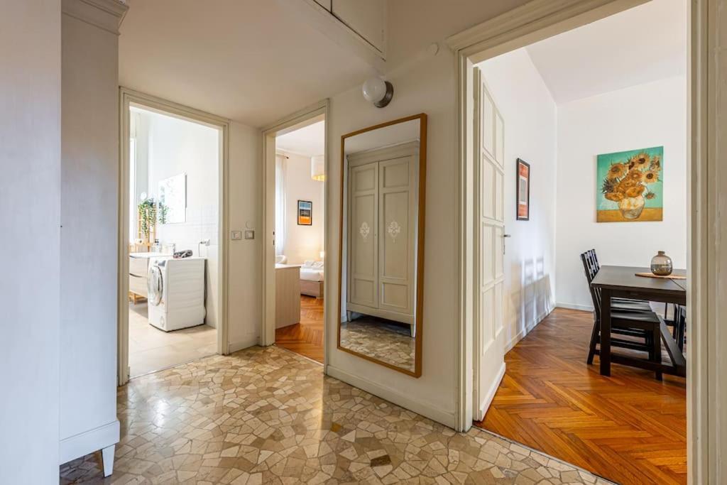 4 Bedrooms, 10 Guests, 250sqm, Terrace, 5mn Duomo * Milano