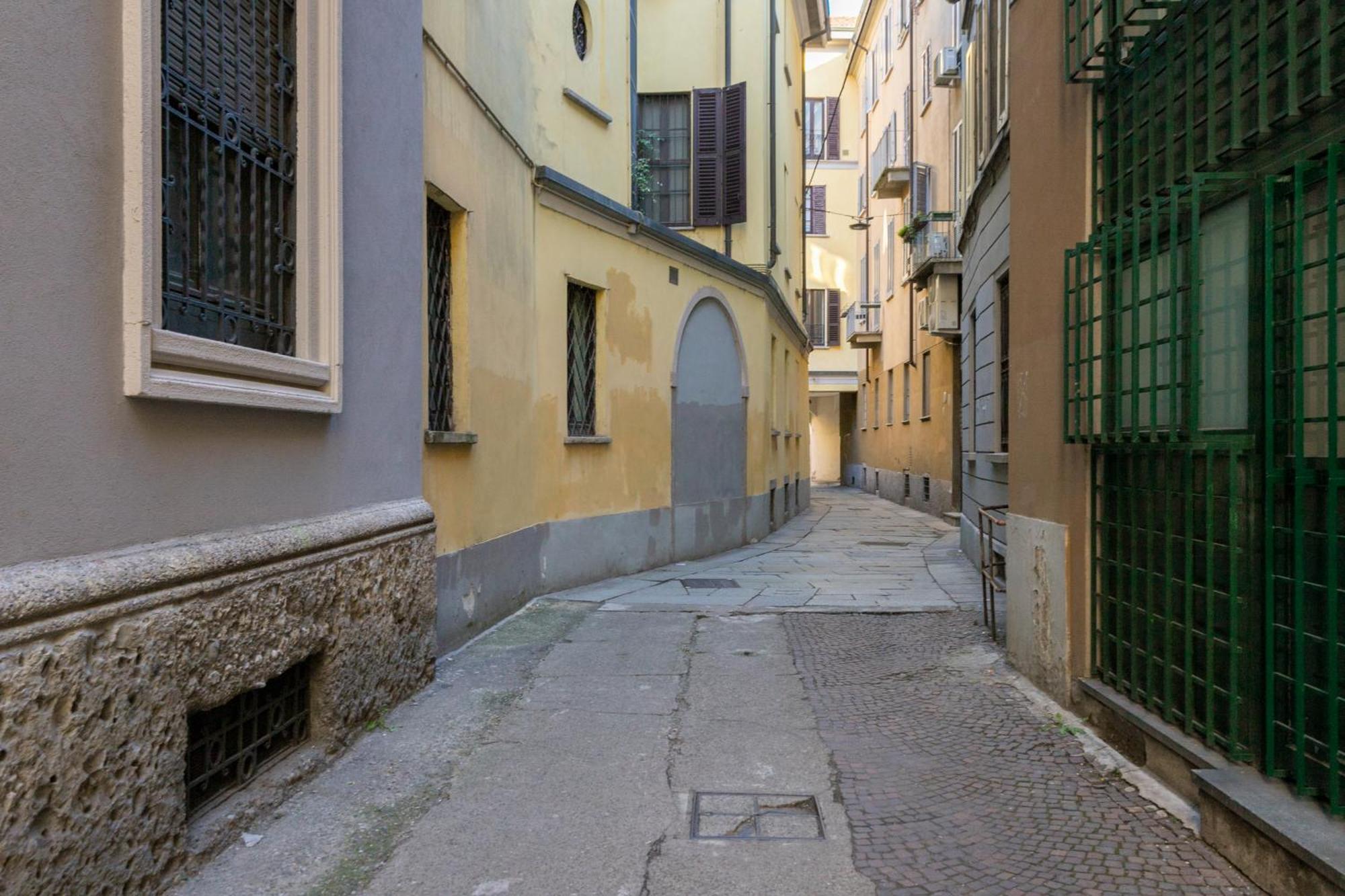 Co99- Large Lanzone * Milan