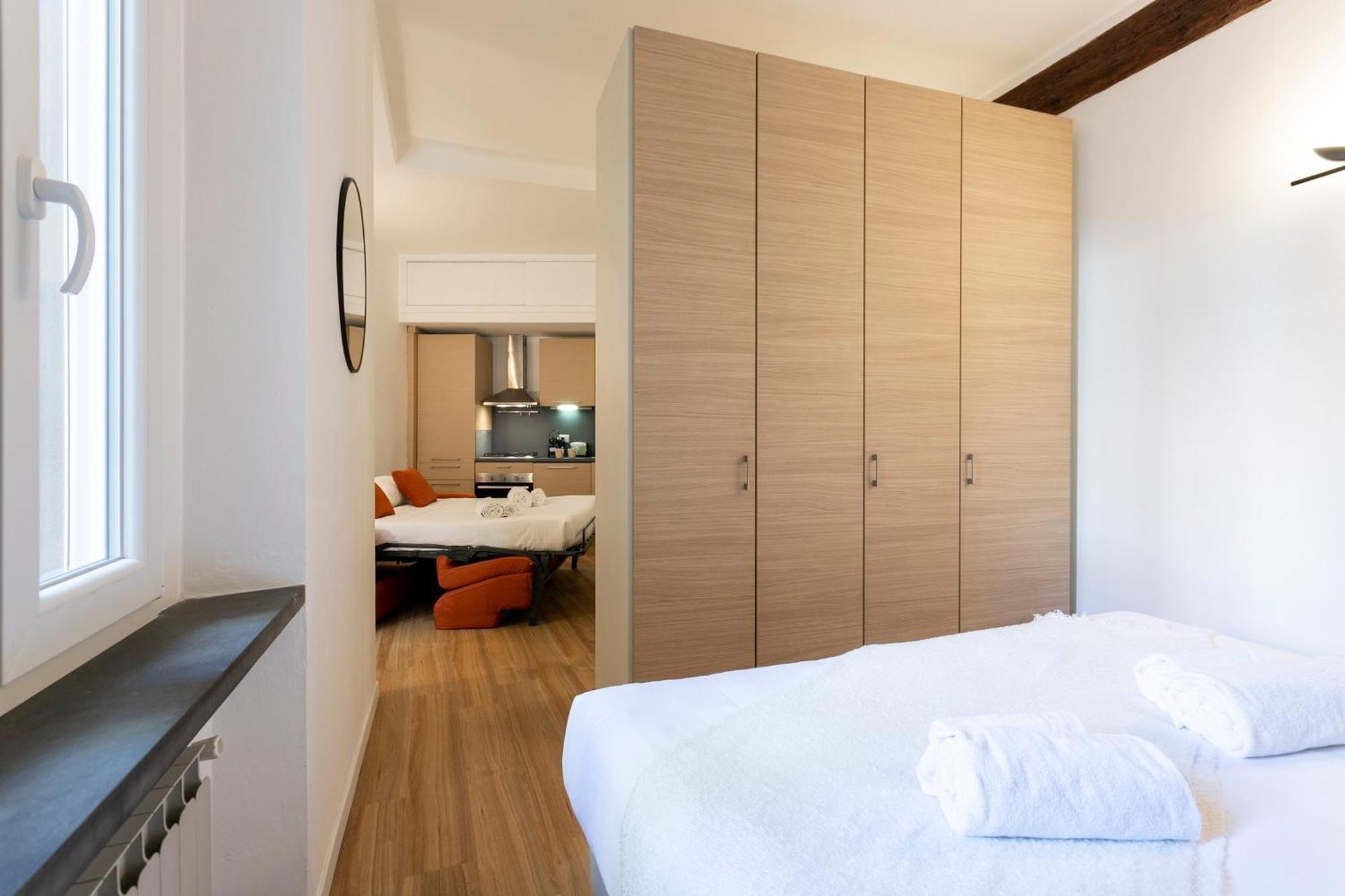Apartment Co99- Large Lanzone Milan