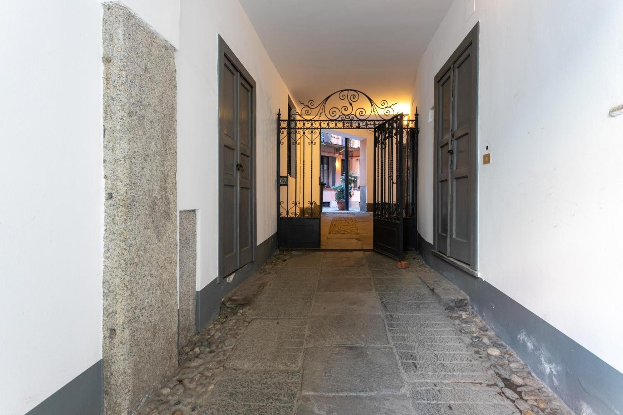 Apartment Co99- Large Lanzone