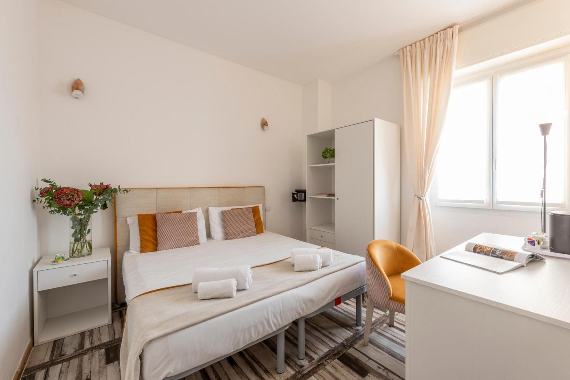 Flowers Guest house Milan