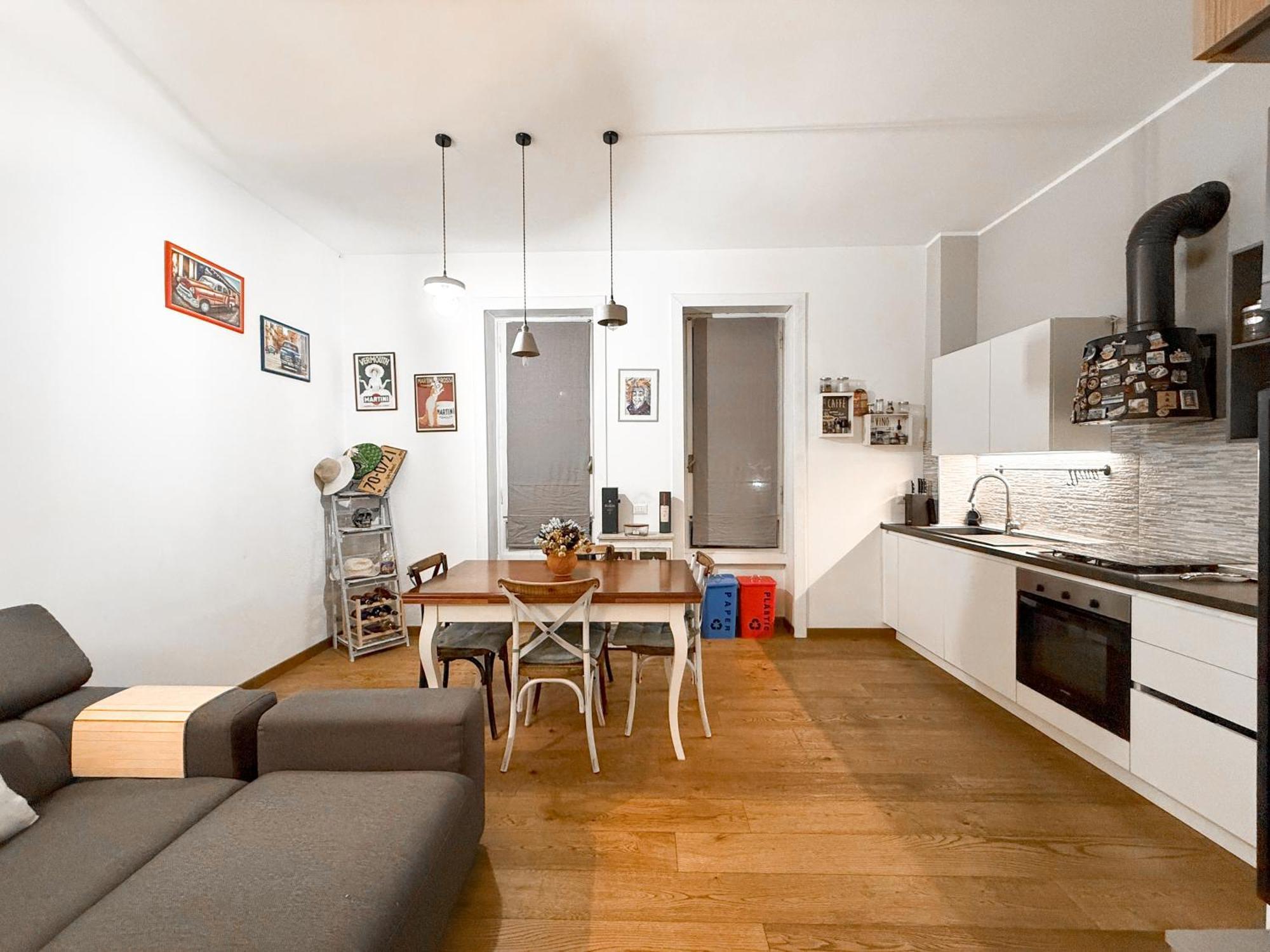 Apartment Trilocale Ampio E Luminoso, A 150m Dalla Metro Milan
