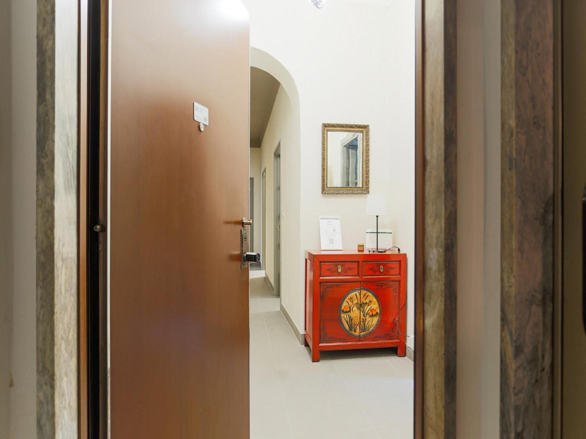 Apartment The Rent - Bright One Bedroom With Balcony In Moscova