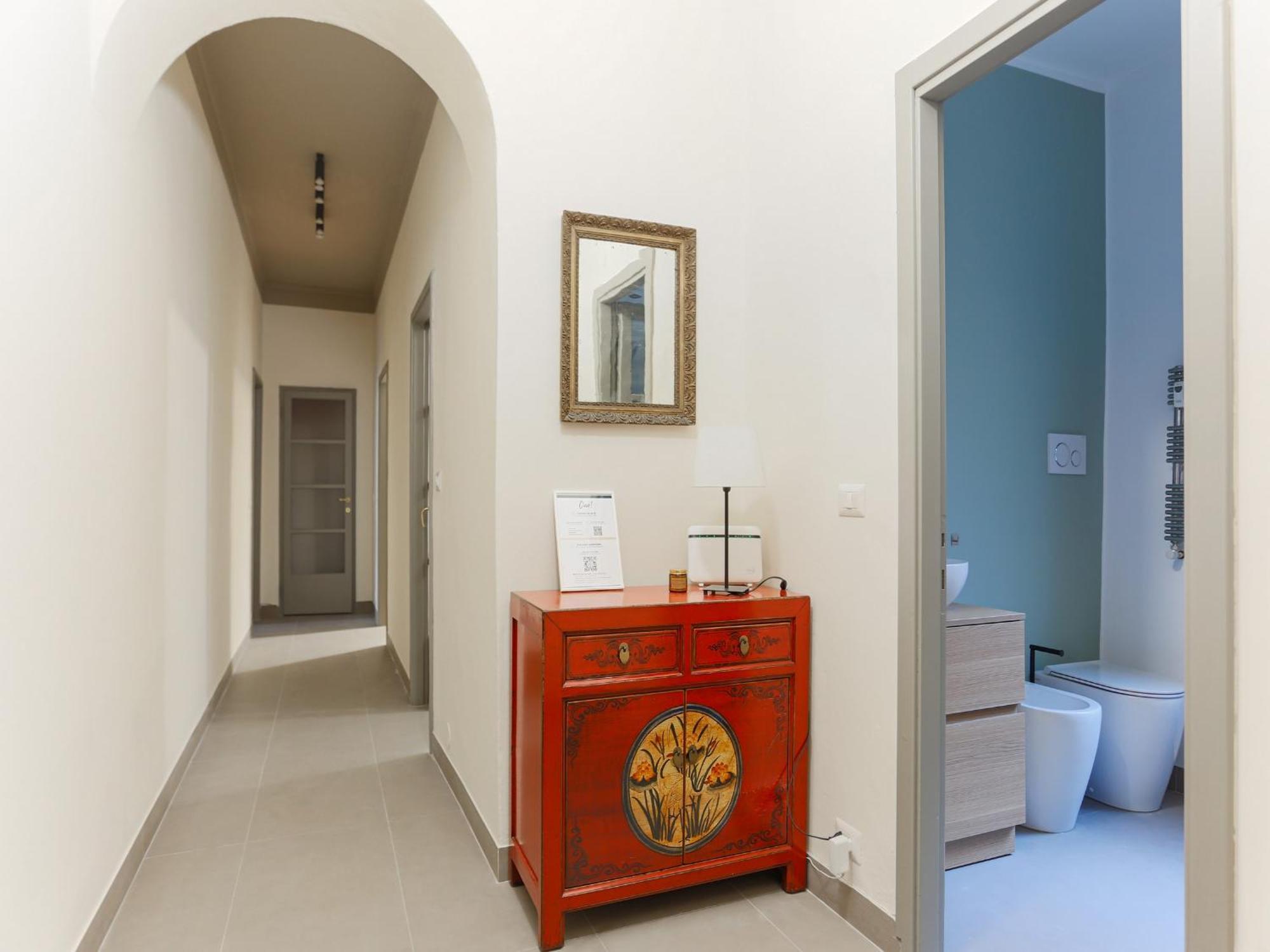 The Rent - Bright One Bedroom With Balcony In Moscova Apartment Milan